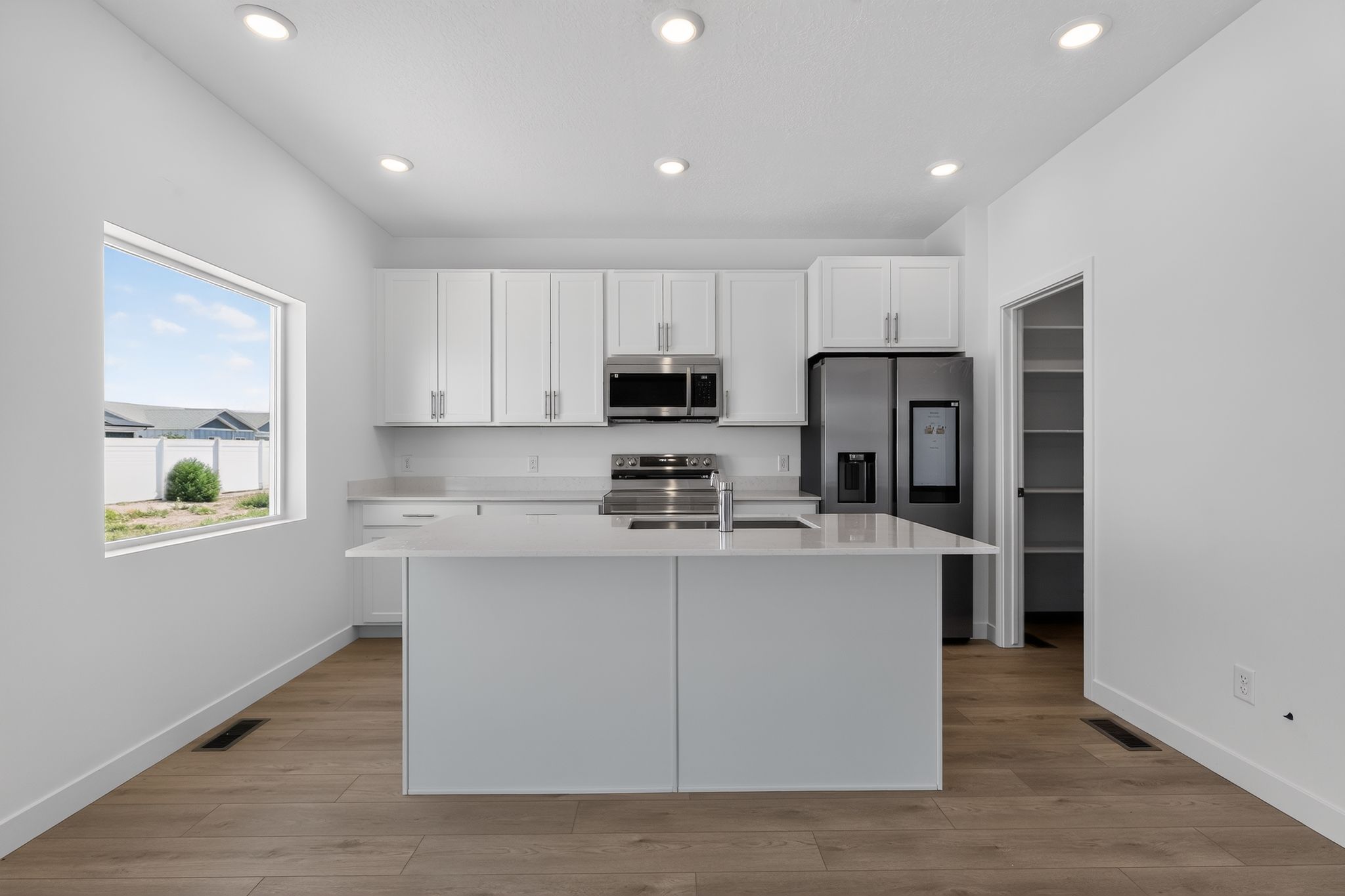 12 2138 Moon Beam Pl Kitchen 0010