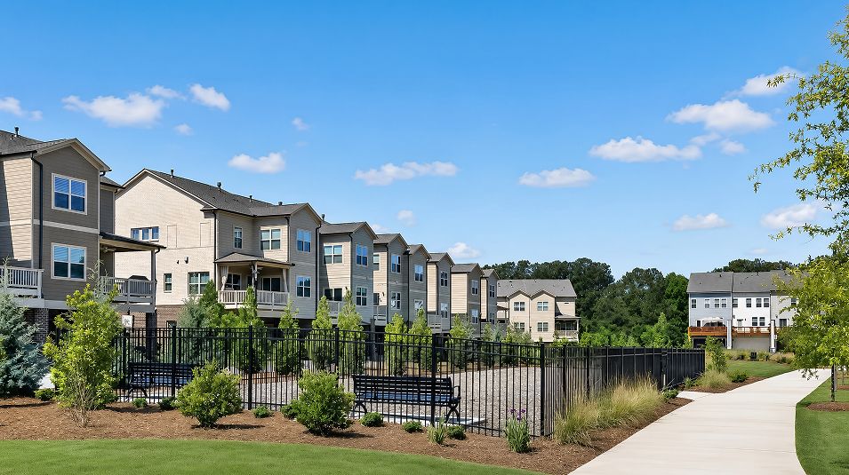 Forrest Crossing Town Homes Amenity Dog Park 3of5