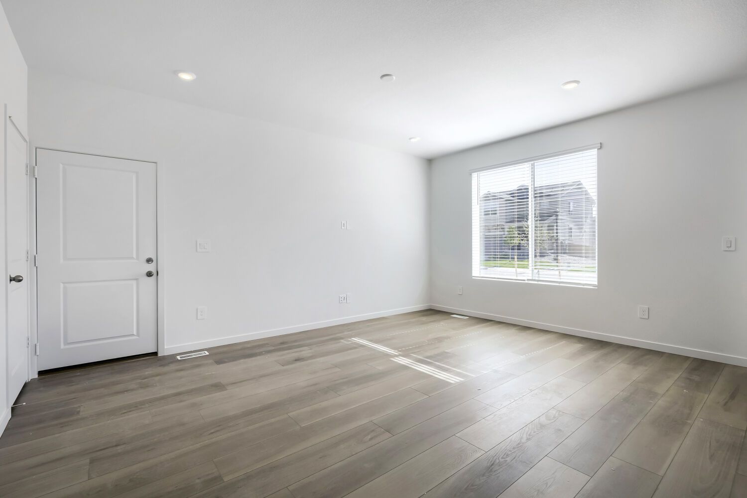 3005 Gladstone Ave Great Room