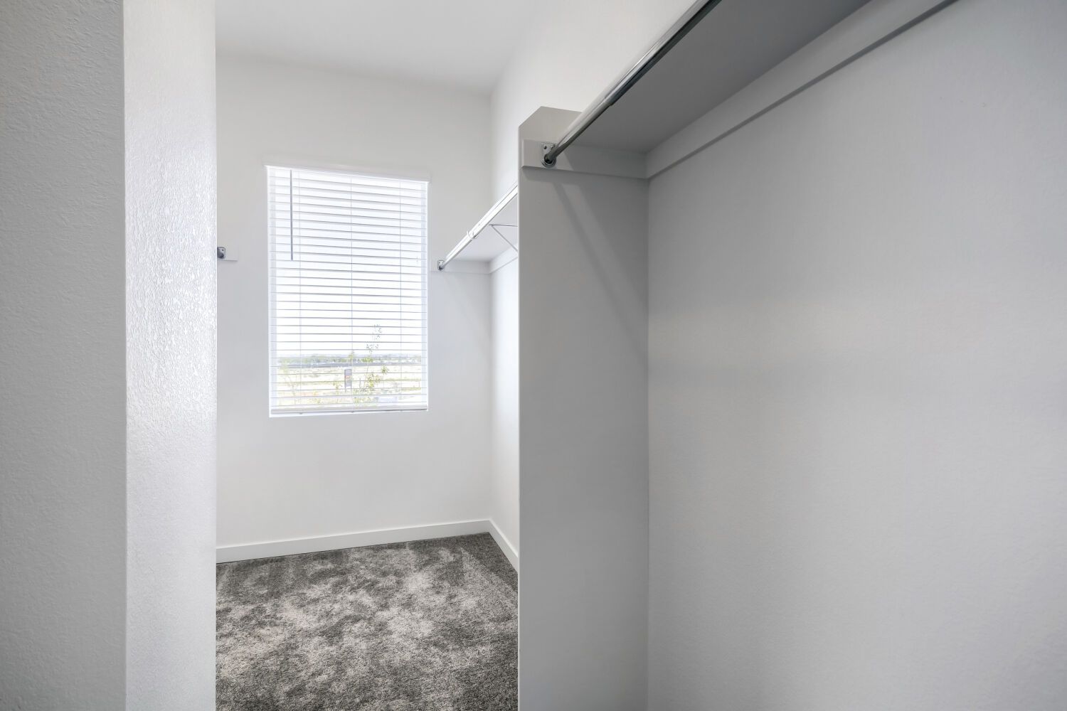 3005 Gladstone Ave Owner's Suite Closet