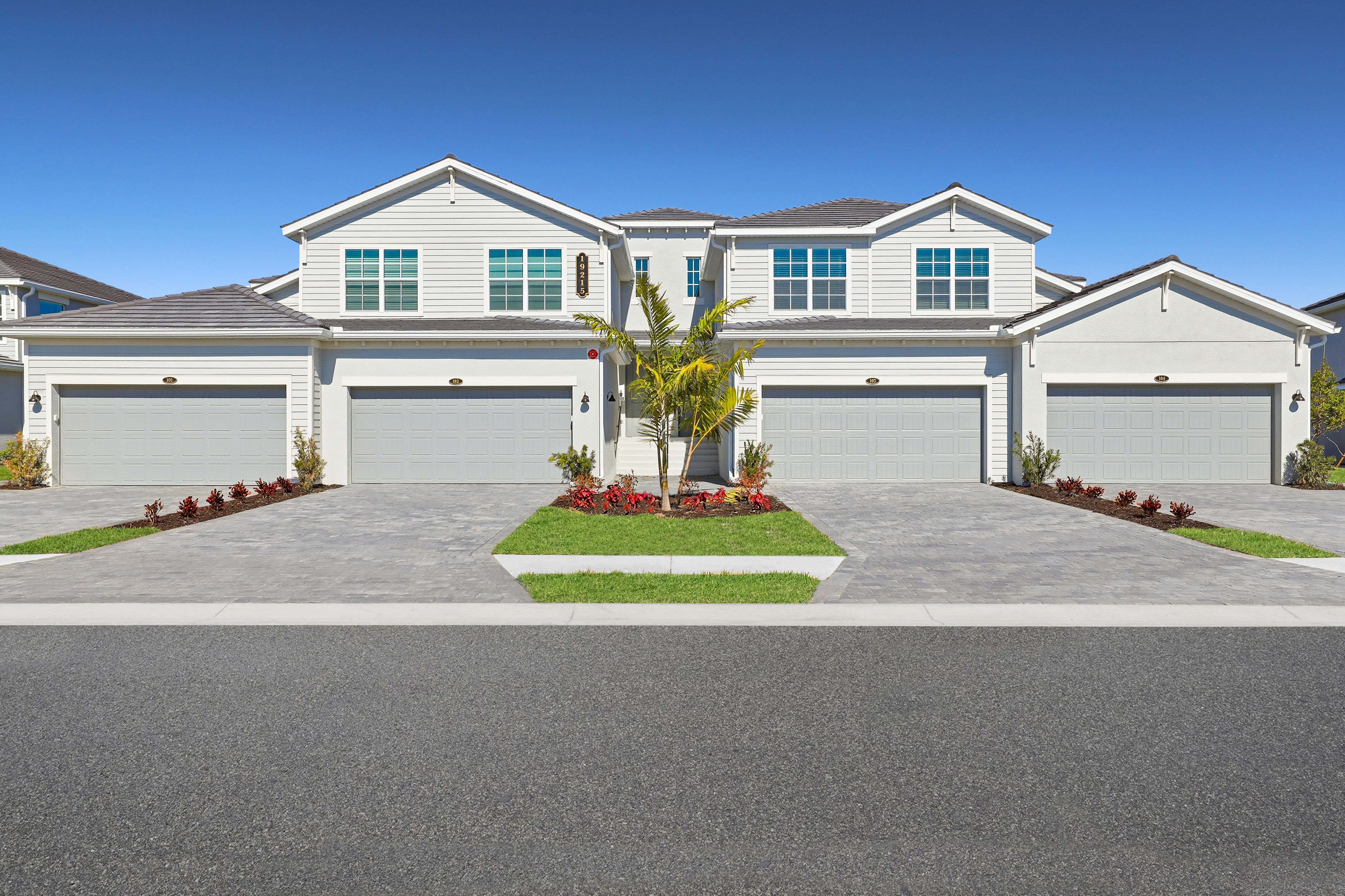 Arrowhead - Calusa Country Club - Coach Homes: Lakewood Ranch, Florida - Lennar