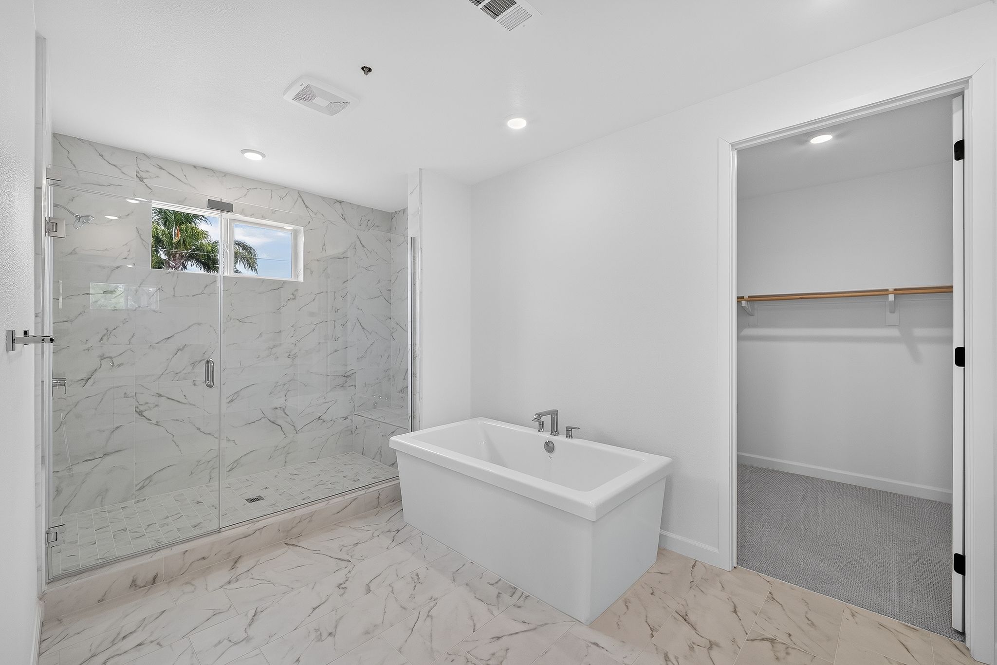 14 2312 Loker Wy Bathroom Edit