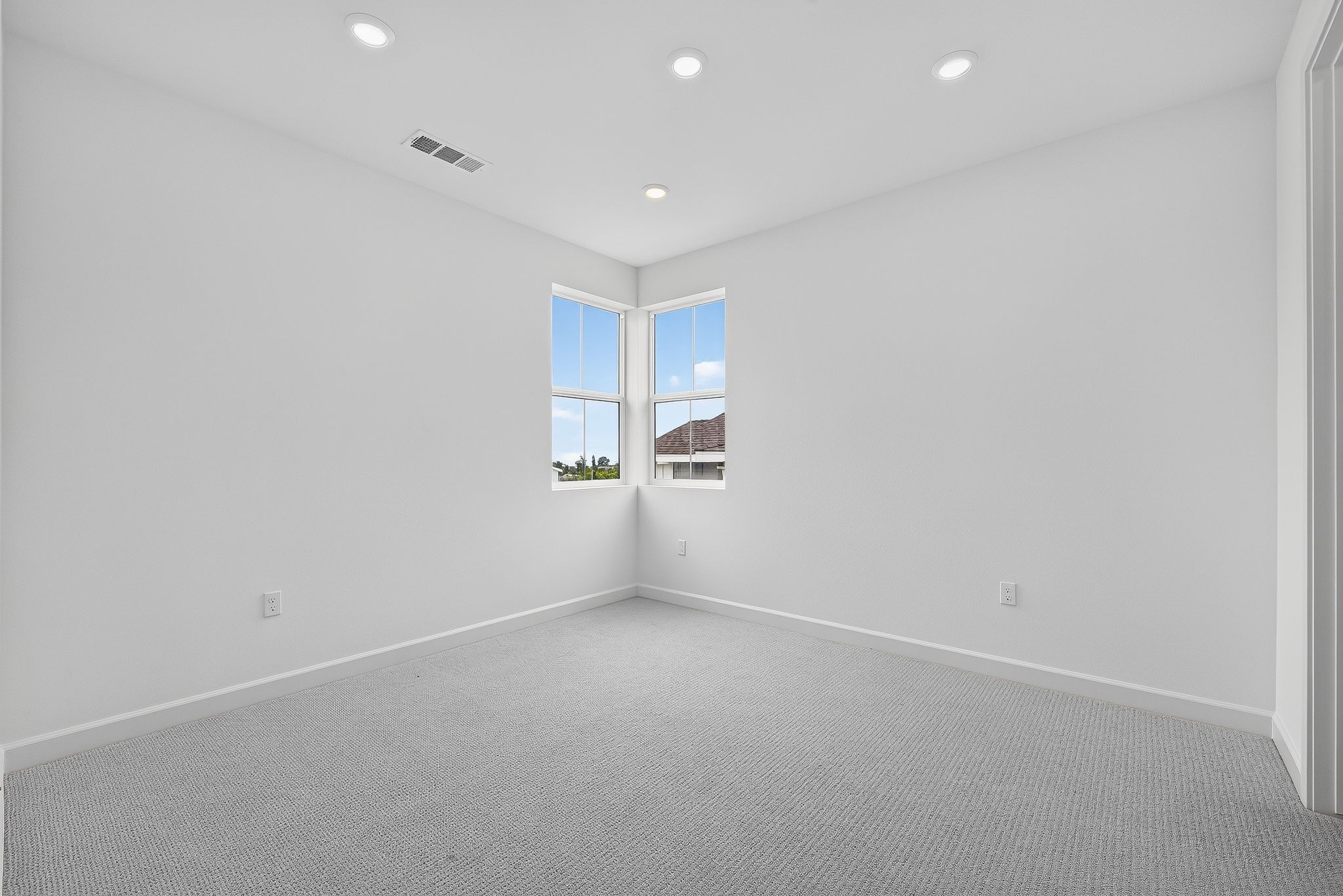 11 2312 Loker Wy Bedroom Edit