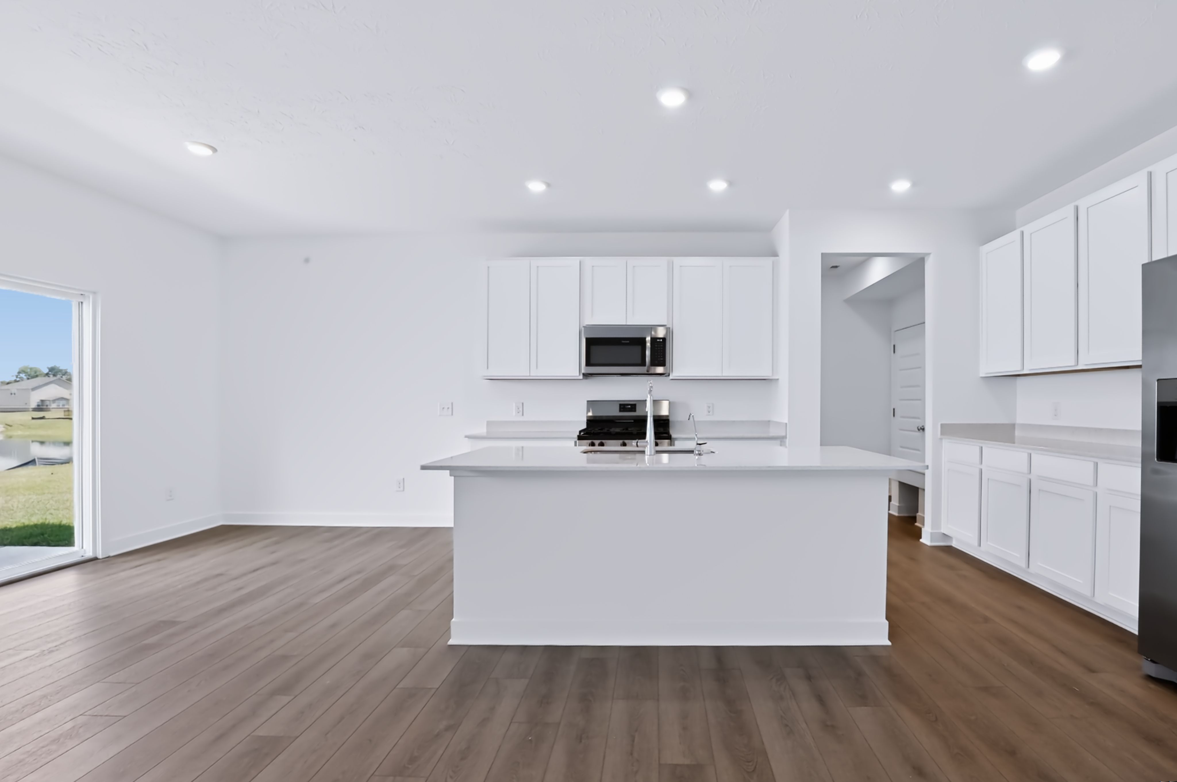 Kingsbridge 171 Kitchen 2of2