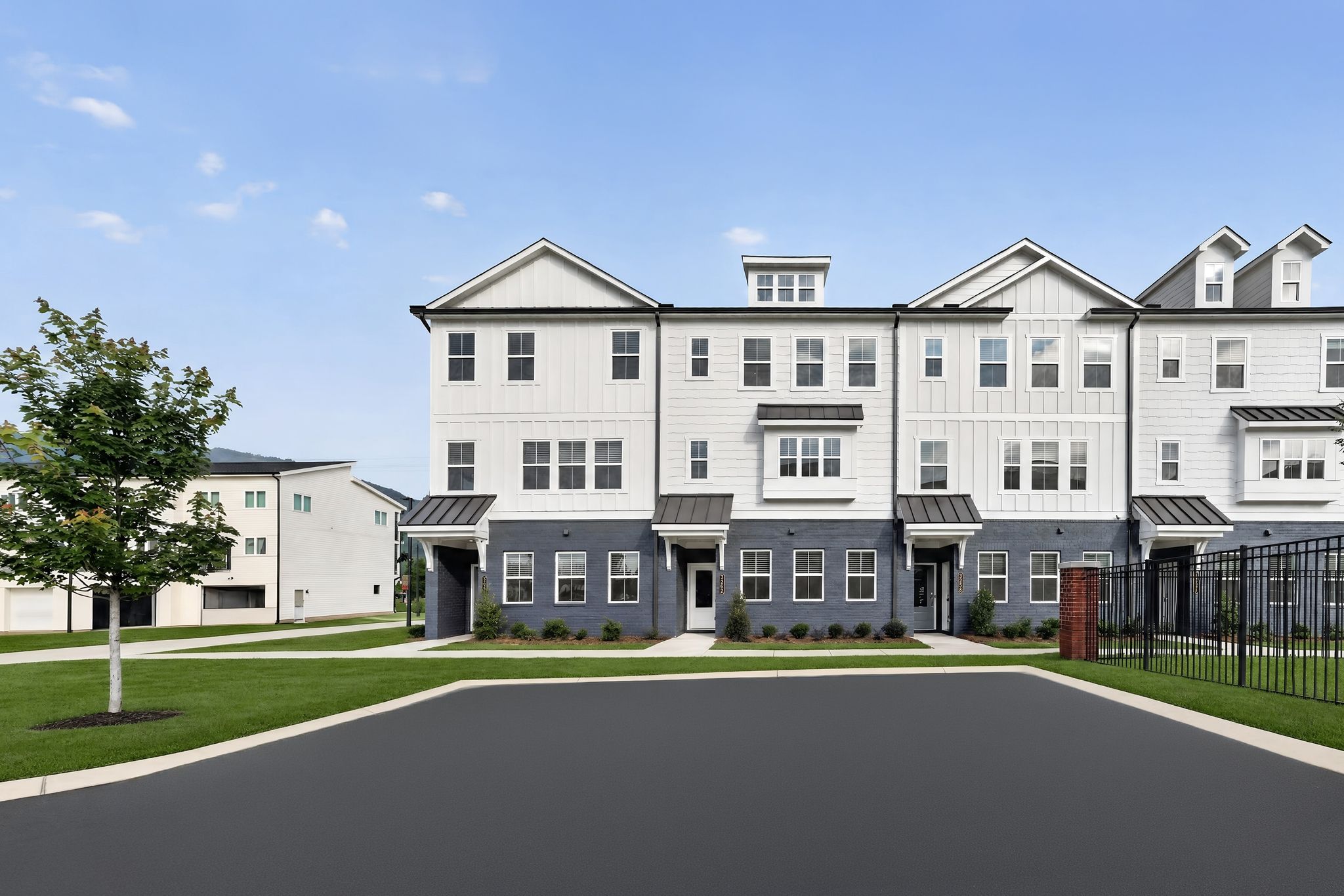 Amberly - Borough 33 Townhomes: Chattanooga, Tennessee - Lennar