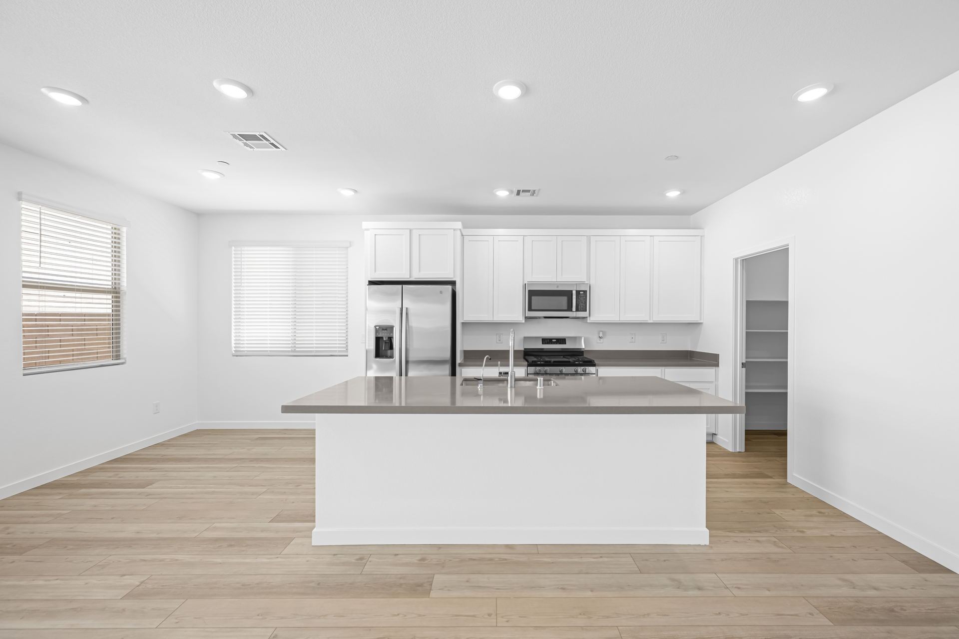 Lennar1473 Sora Rail5