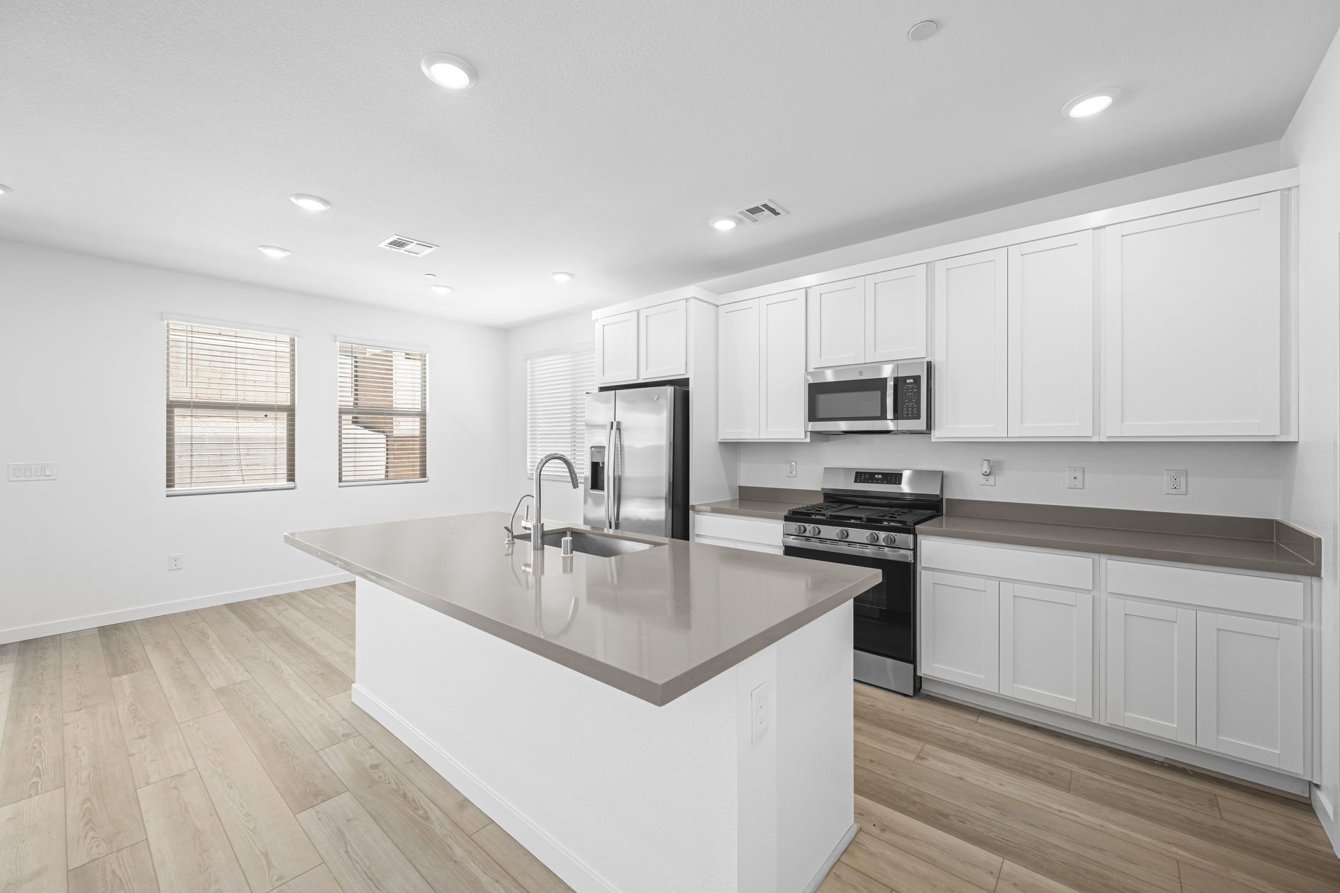 Lennar1473 Sora Rail7