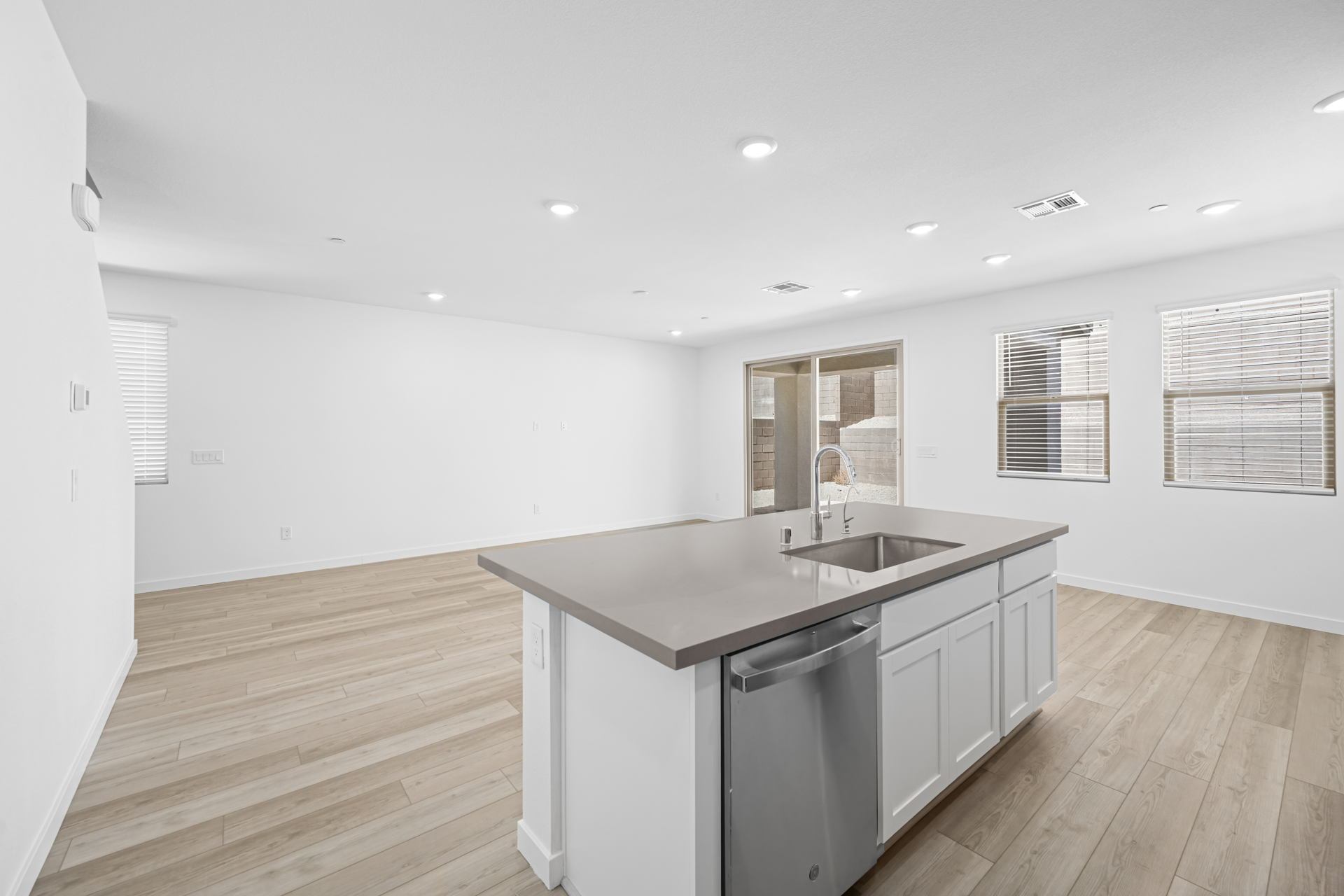 Lennar1473 Sora Rail9