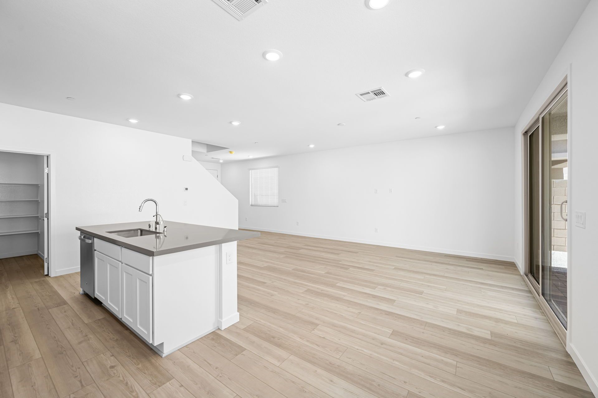 Lennar1473 Sora Rail10
