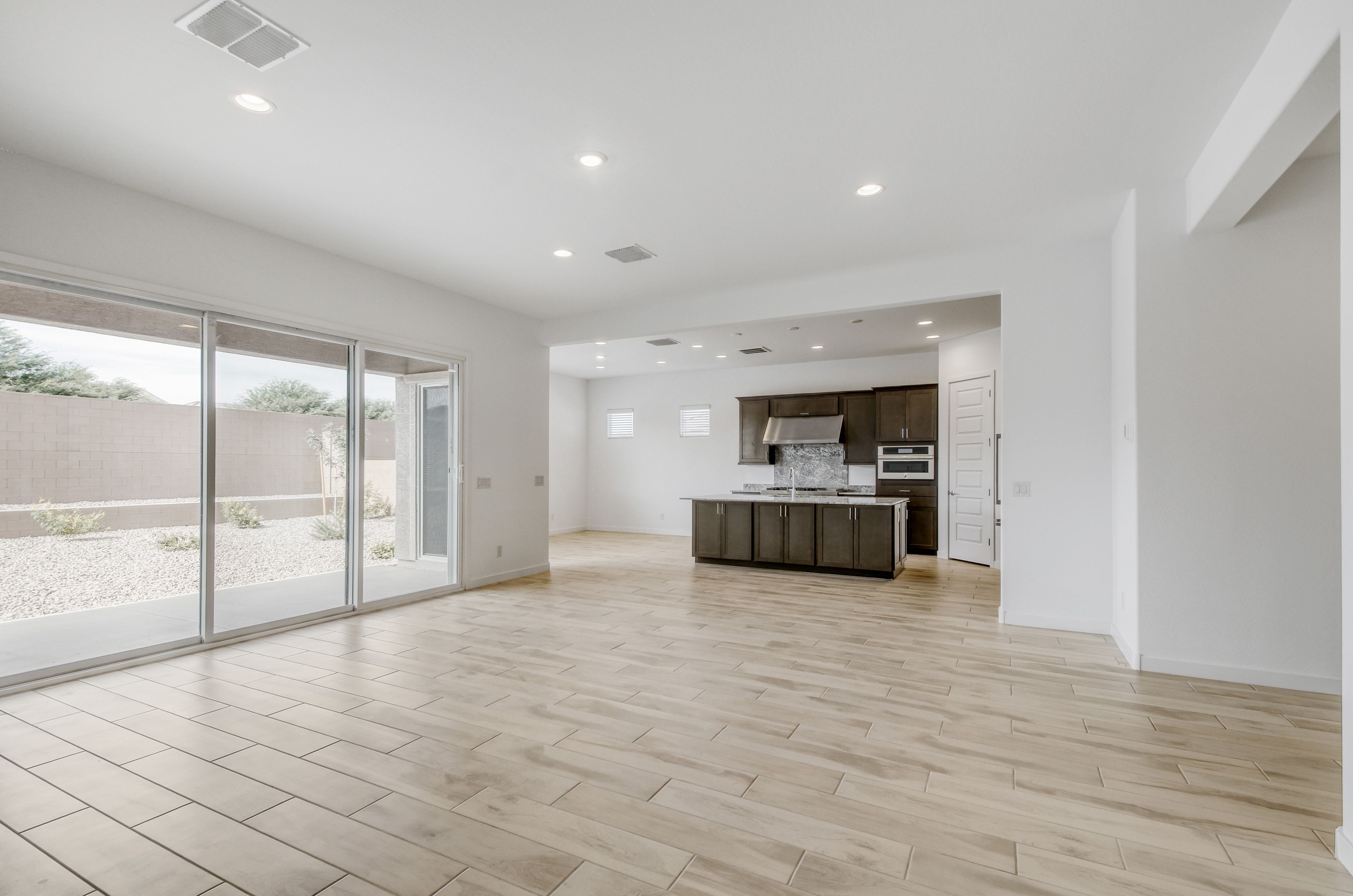 7942 W Rowel Rd   Print Quality   003   03 Living Room