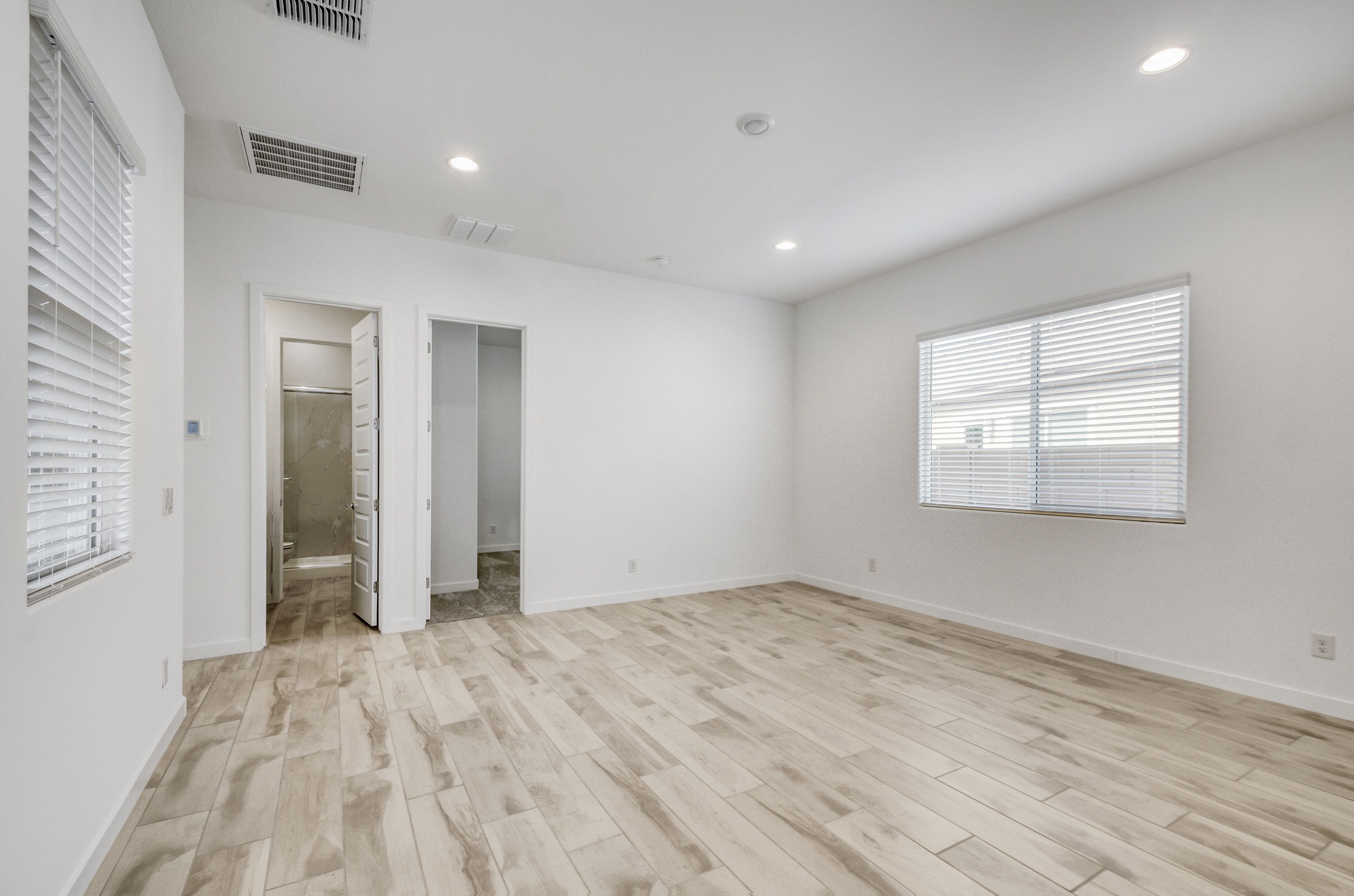 7942 W Rowel Rd   Print Quality   004   04 Living Room