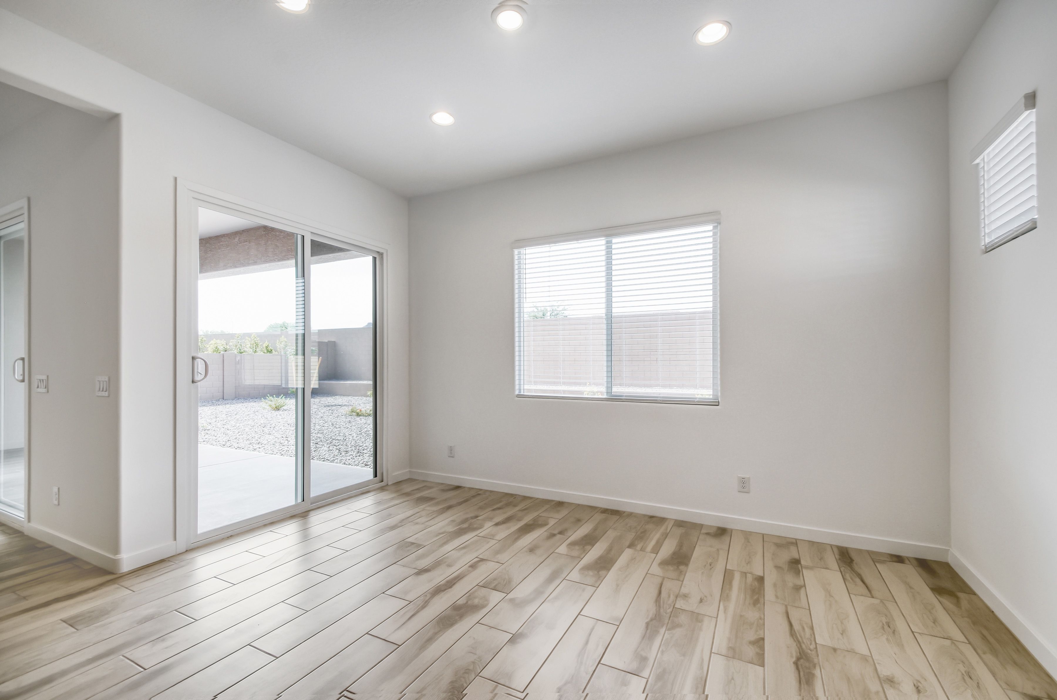 7942 W Rowel Rd   Print Quality   005   05 Dining Room