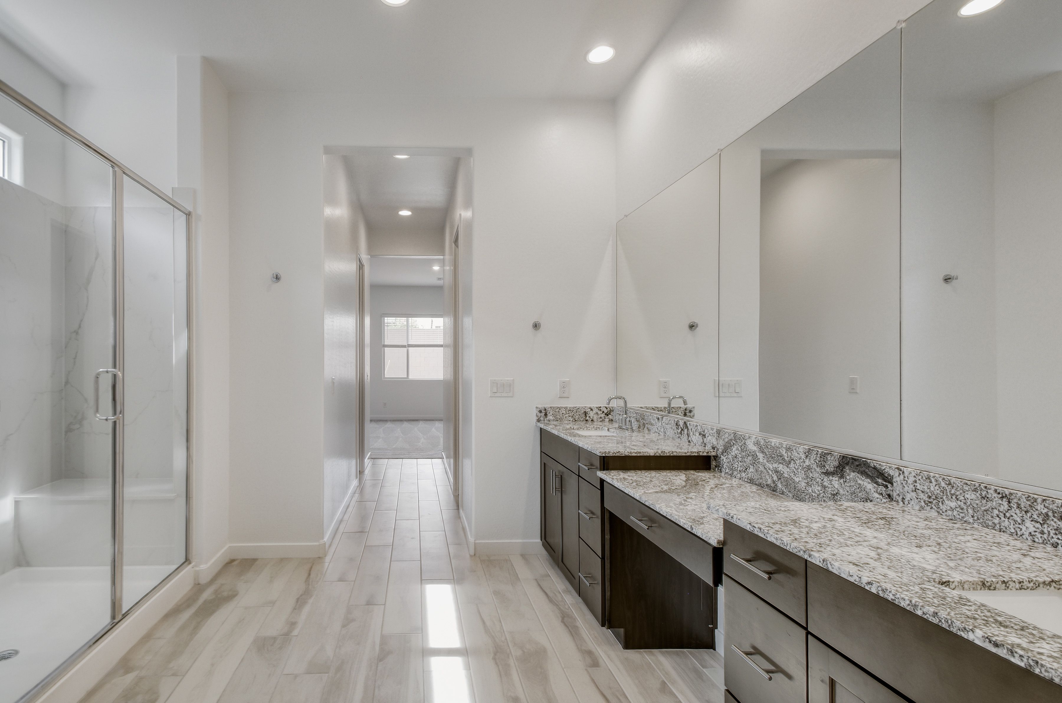 7942 W Rowel Rd   Print Quality   009   09 Primary Bathroom