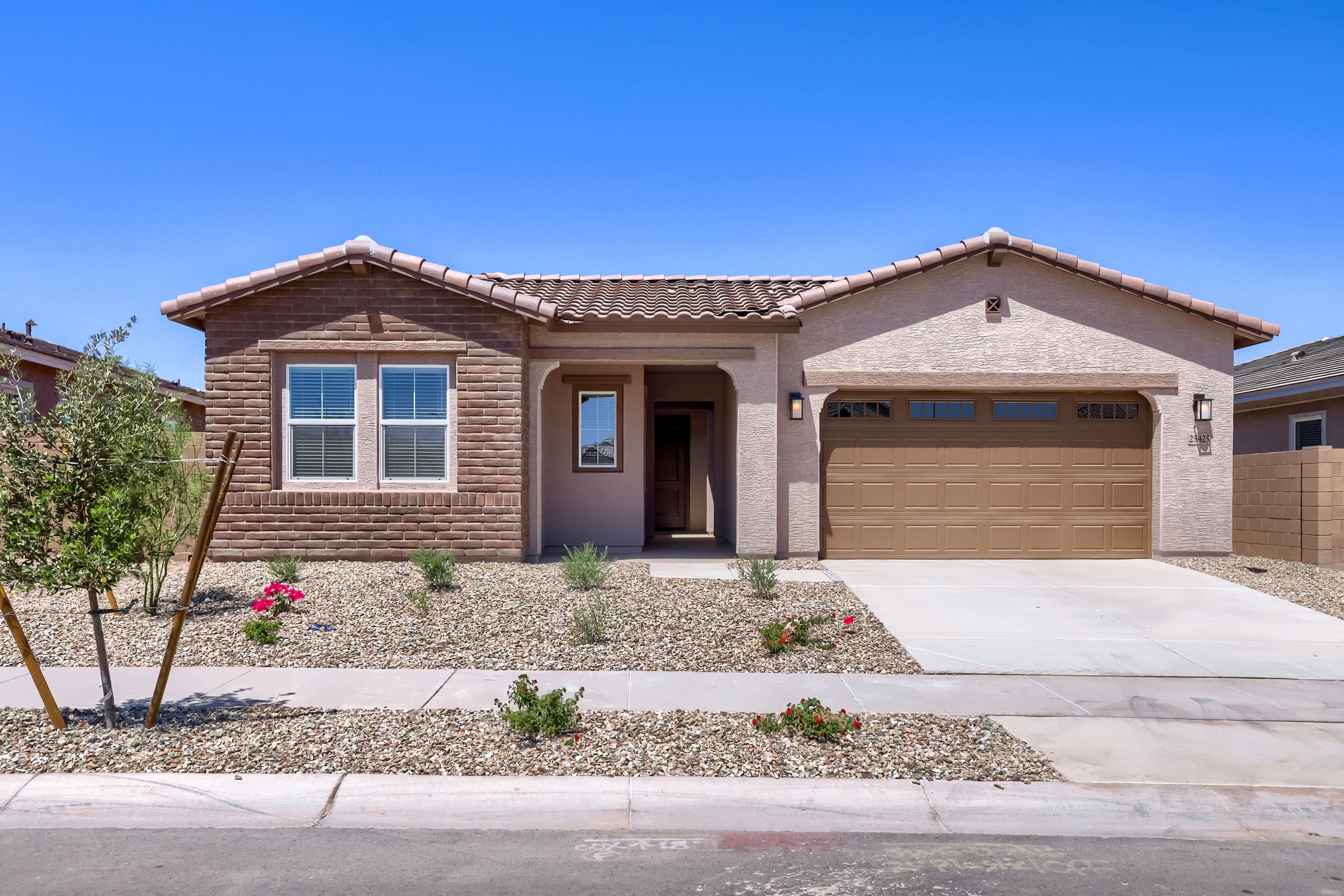 25425 N 167th Ln   Print Quality   001   01 Exterior Front