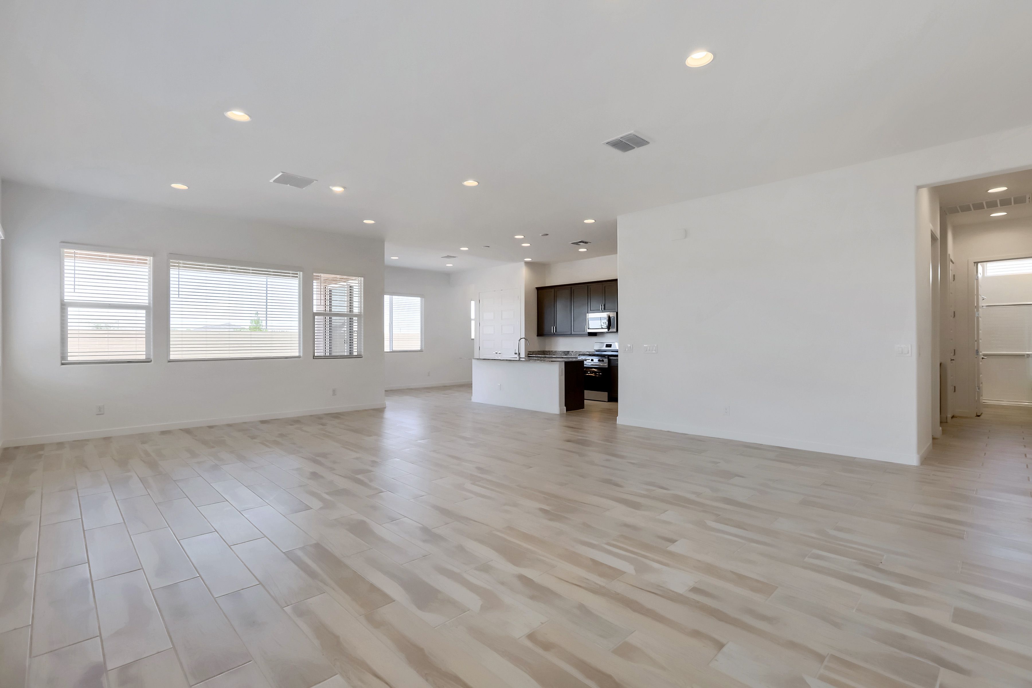 25425 N 167th Ln   Print Quality   002   02 Living Room