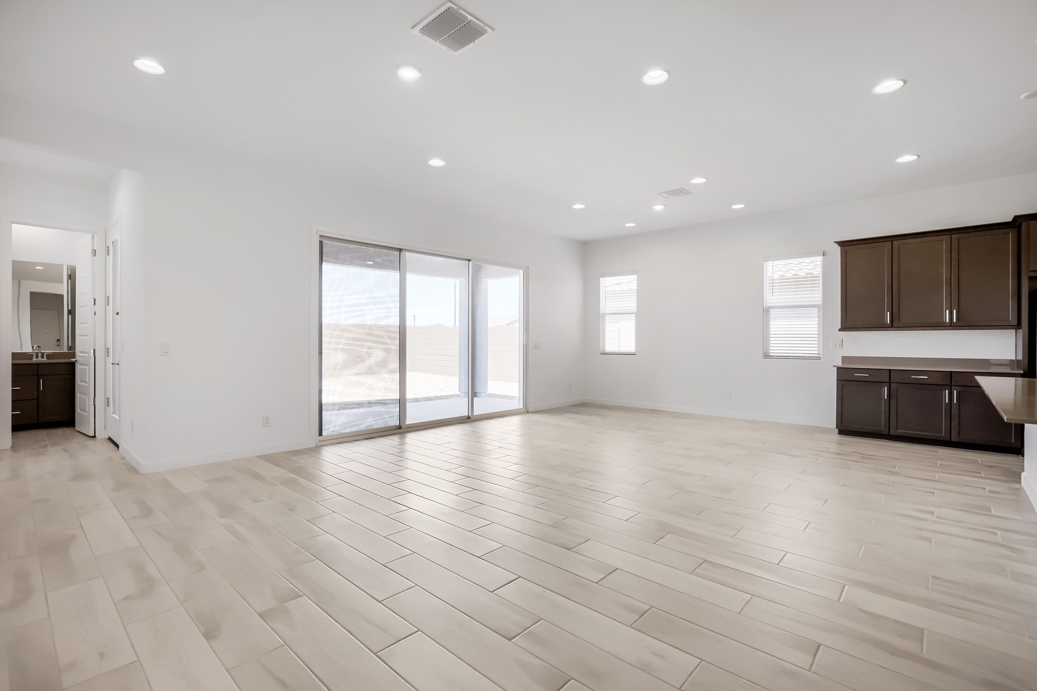 25473 N 167th Ln   Print Quality   002   02 Living Room