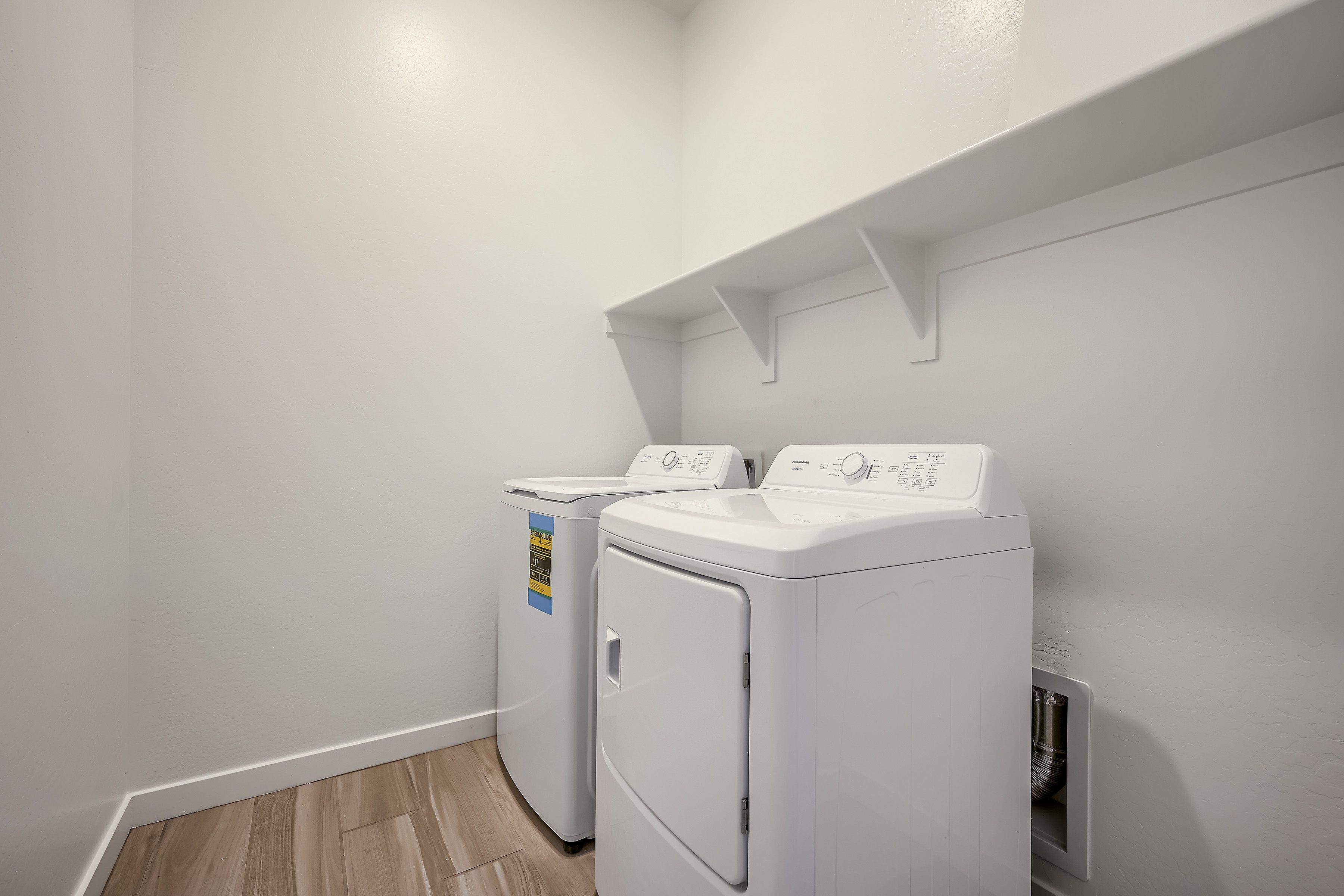 3352 E Aglio Ave   Print Quality   012   12 Laundry Room