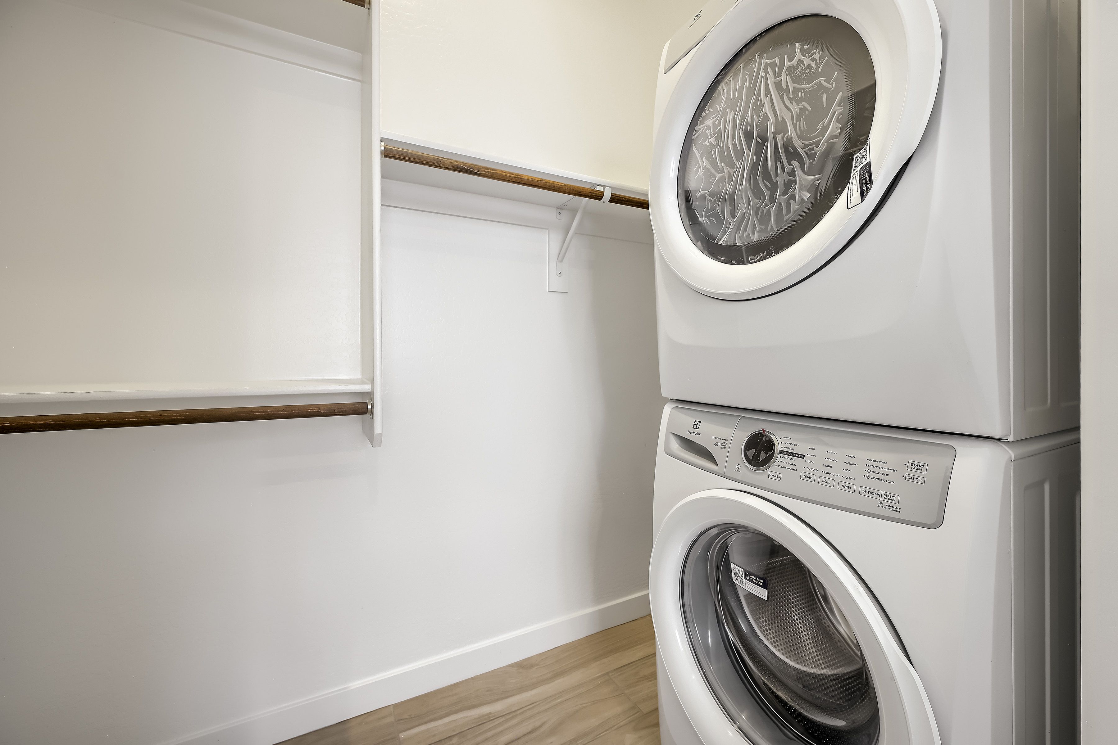 3352 E Aglio Ave   Print Quality   013   13 Laundry Room