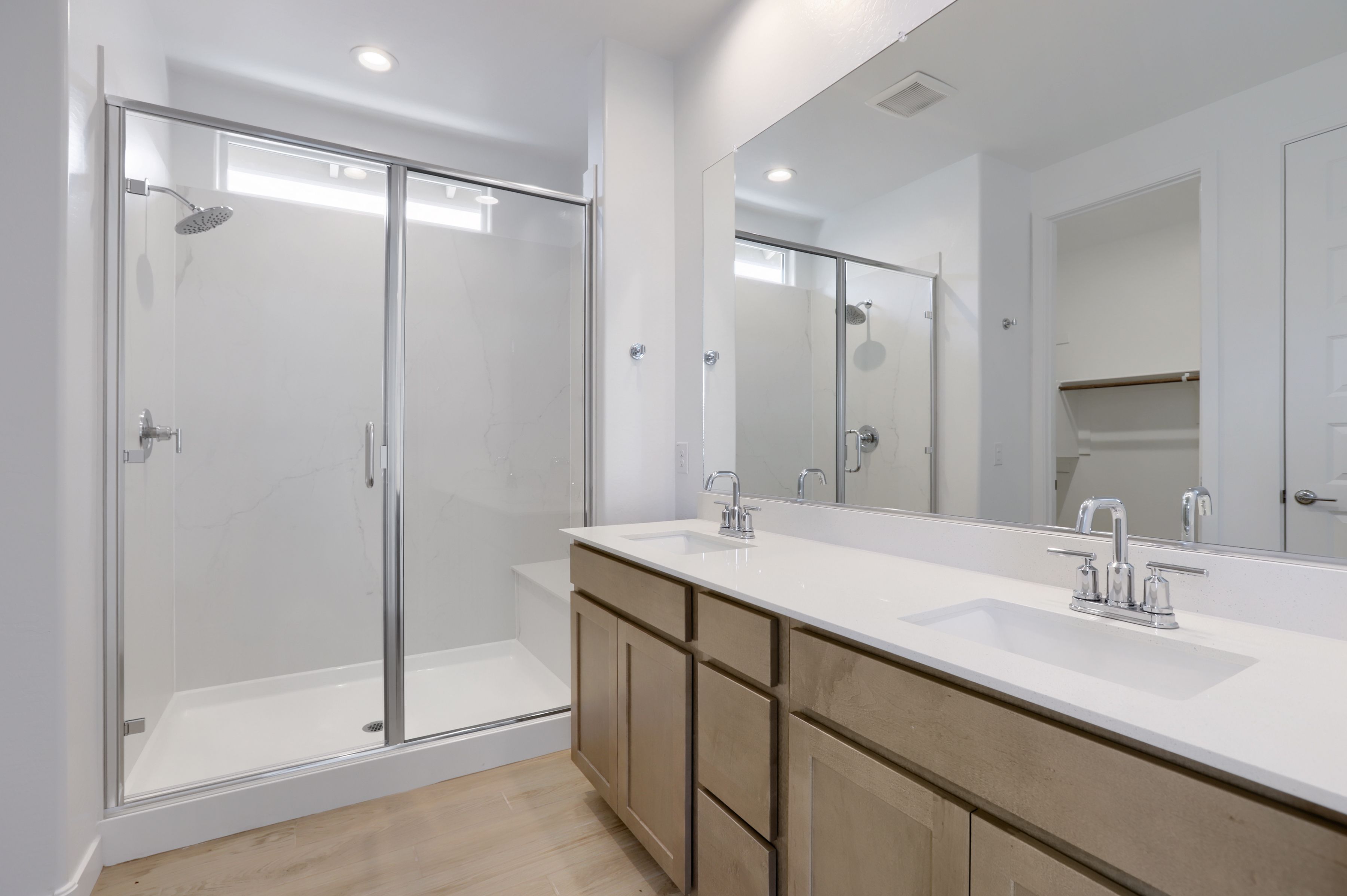 5981 N 192nd Ave   Print Quality   007   07 Primary Bathroom