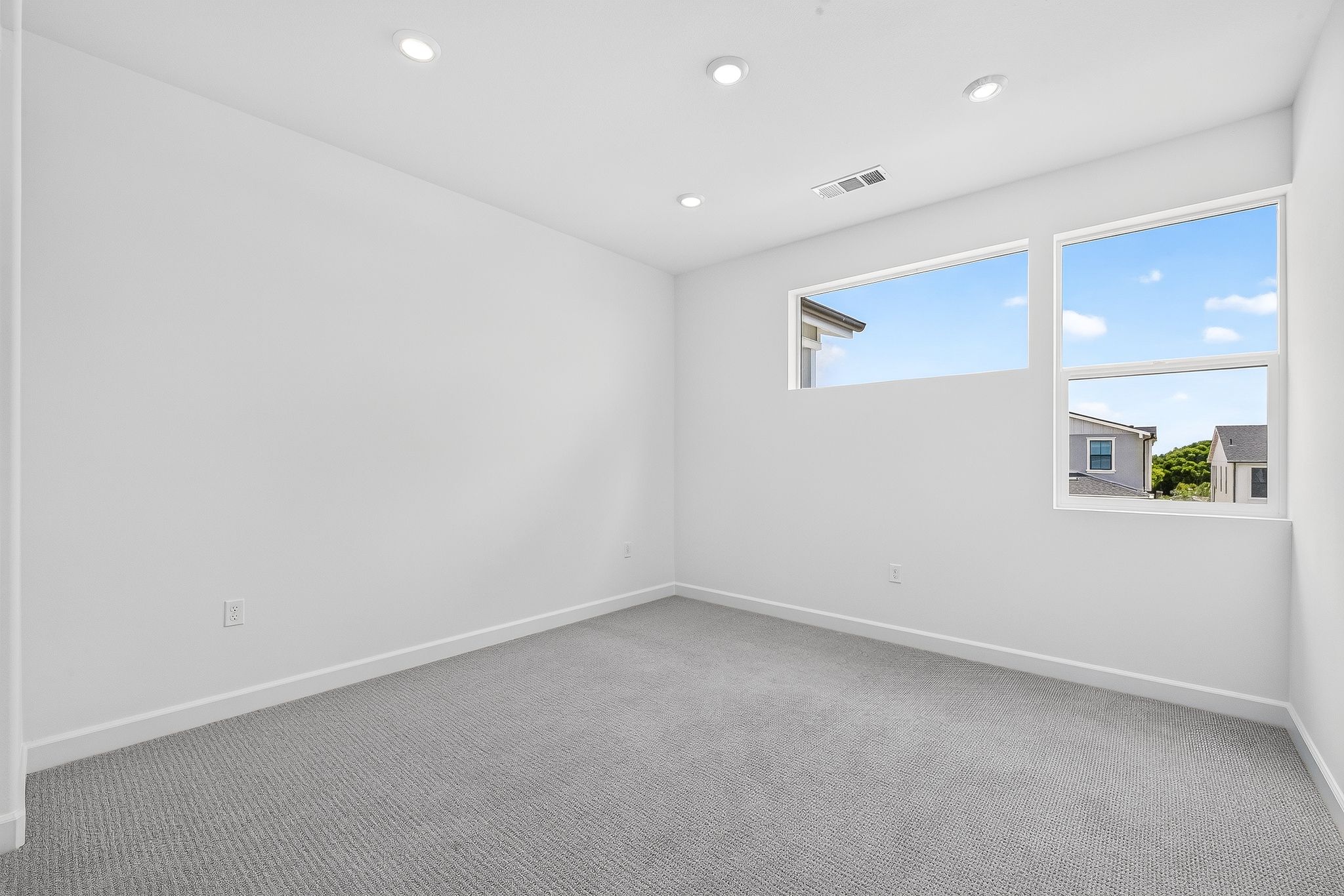 10 2320 Loker Wy Bedroom Edit