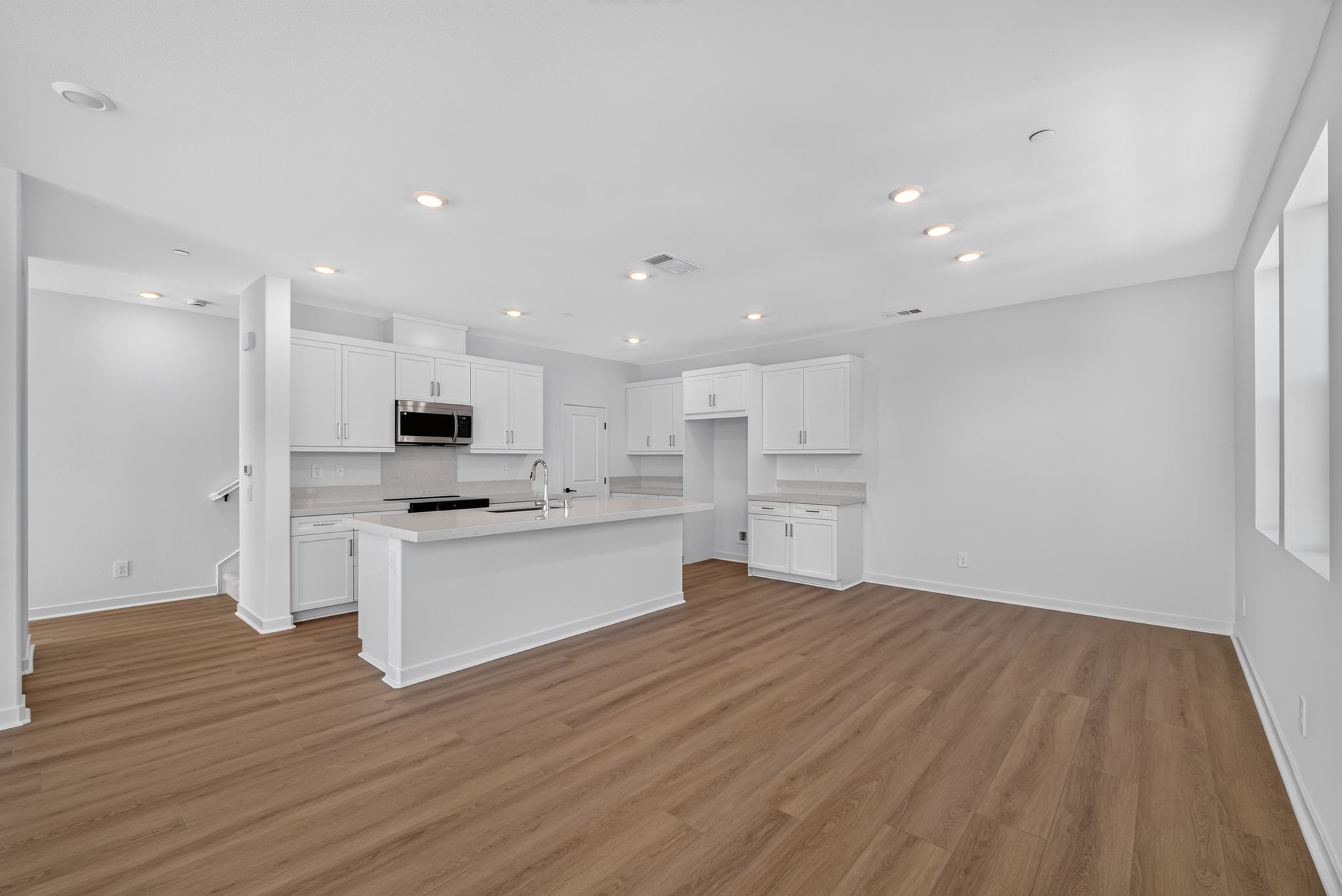 04 1706 Lucca Dr Kitchen 2455