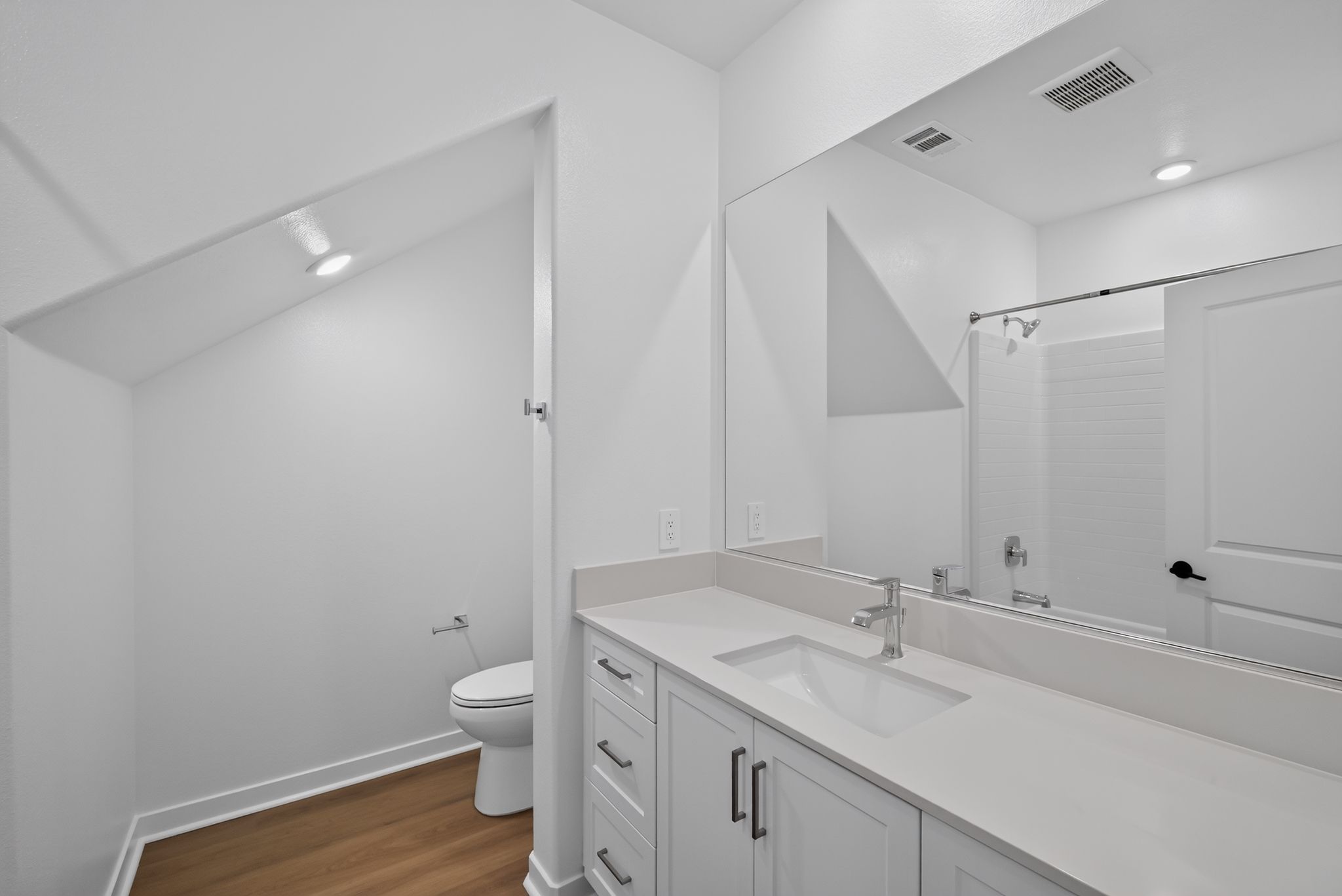 14 1706 Lucca Dr Bathroom 2393