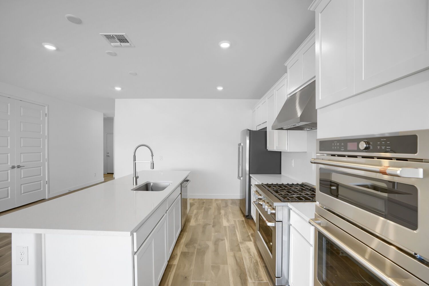 11352 W DESPAIN DR   Web Quality   005   05 Kitchen