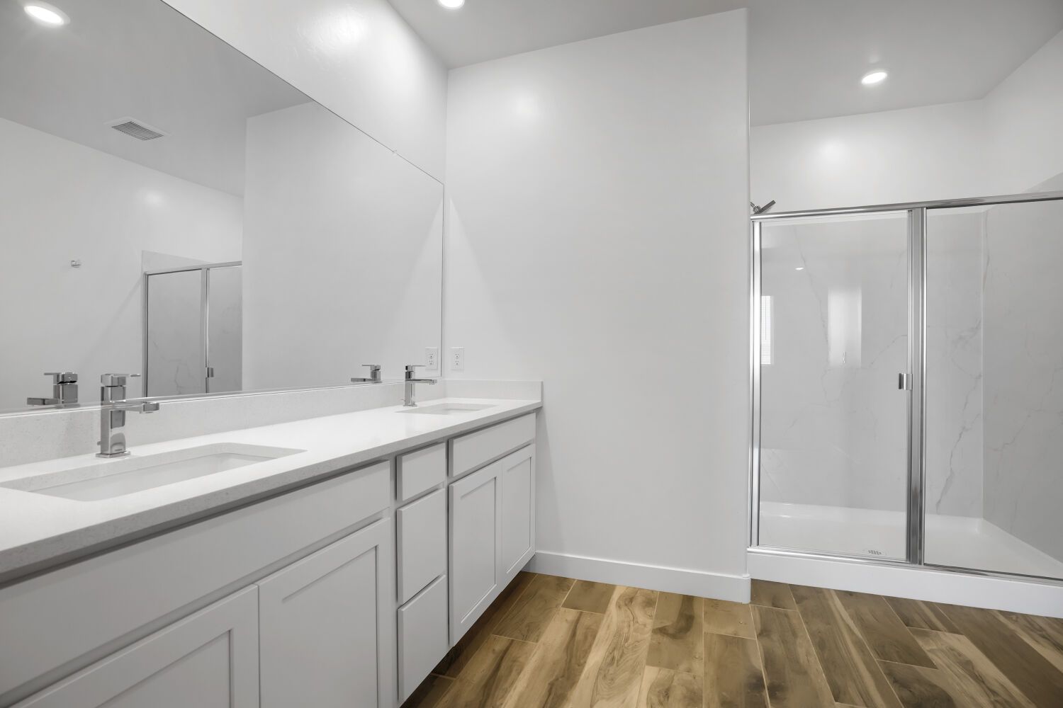 11352 W DESPAIN DR   Web Quality   008   08 Primary Bathroom