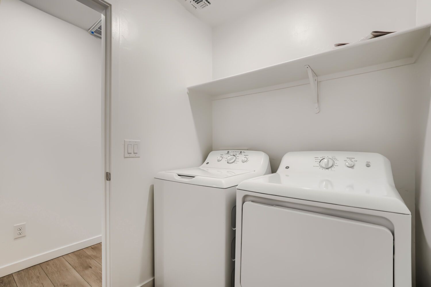 11483 W RED ADMIRAL ST   Web Quality   010   10 Laundry Room