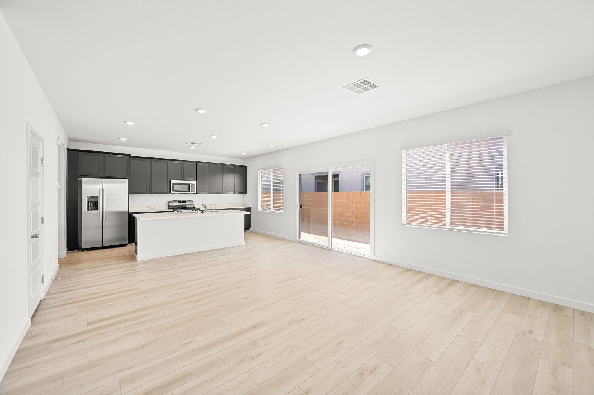 3 web or mls Lennar   2715 Saunder Ave 3