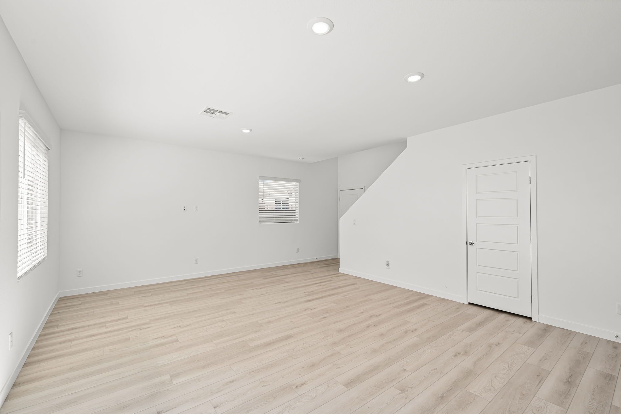 10 web or mls Lennar   2715 Saunder Ave 10