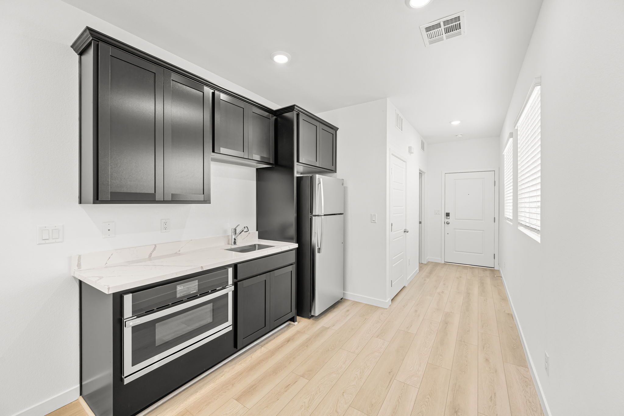 16 web or mls Lennar   2715 Saunder Ave 16