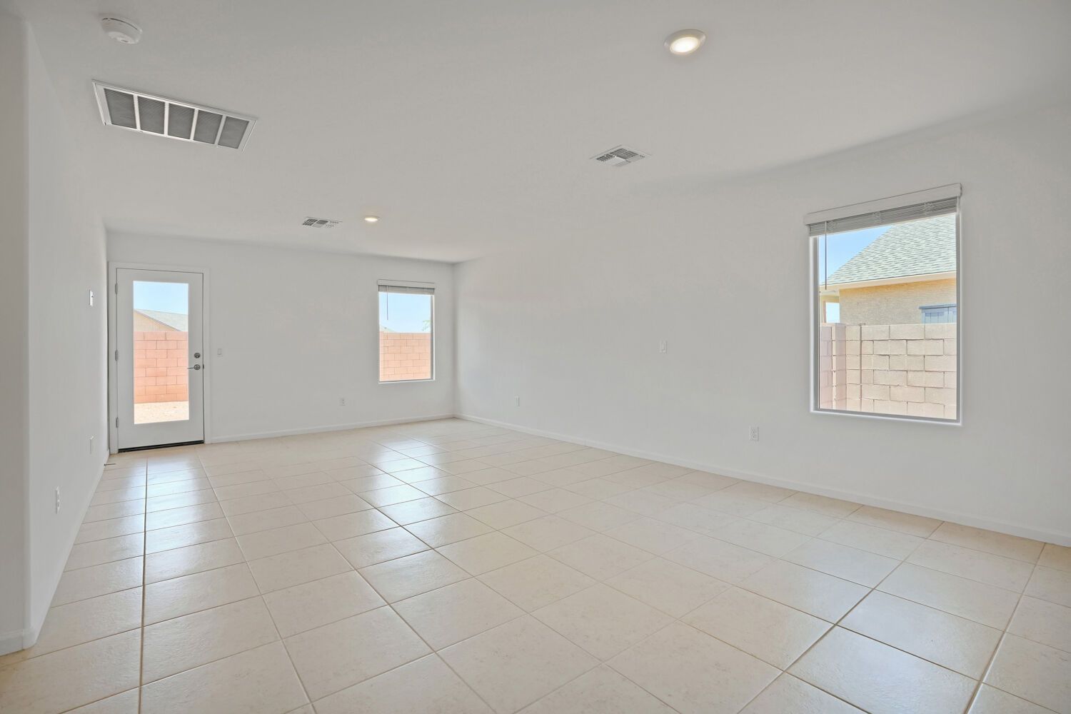 34308 S FALLSTREAK DR   Web Quality   002   02 Living Room