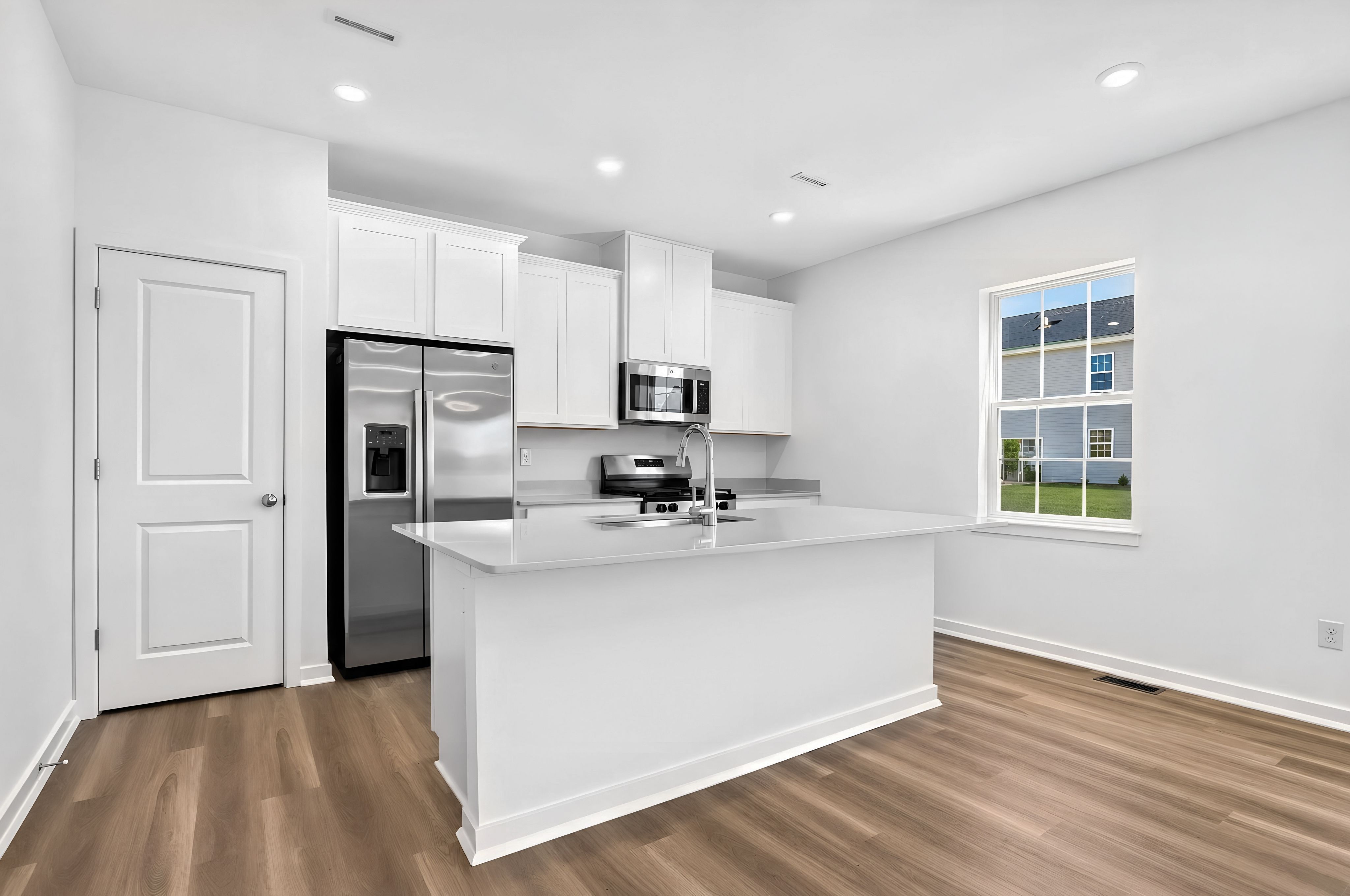 Emerson Square Richmond Kitchen 3of4 F1