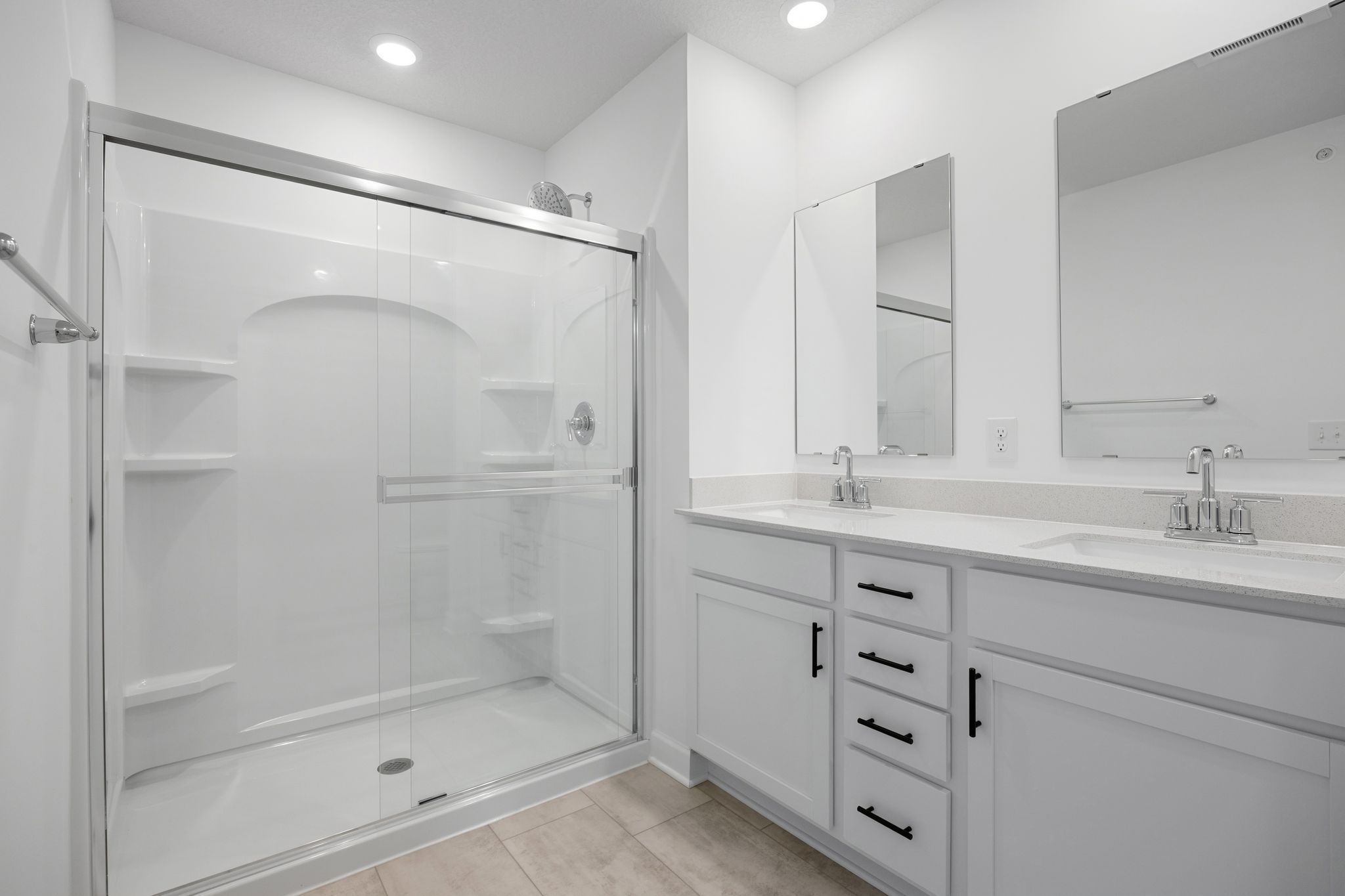 12 Trails End Raleigh QMI H S1202 Owners Bathroom F2