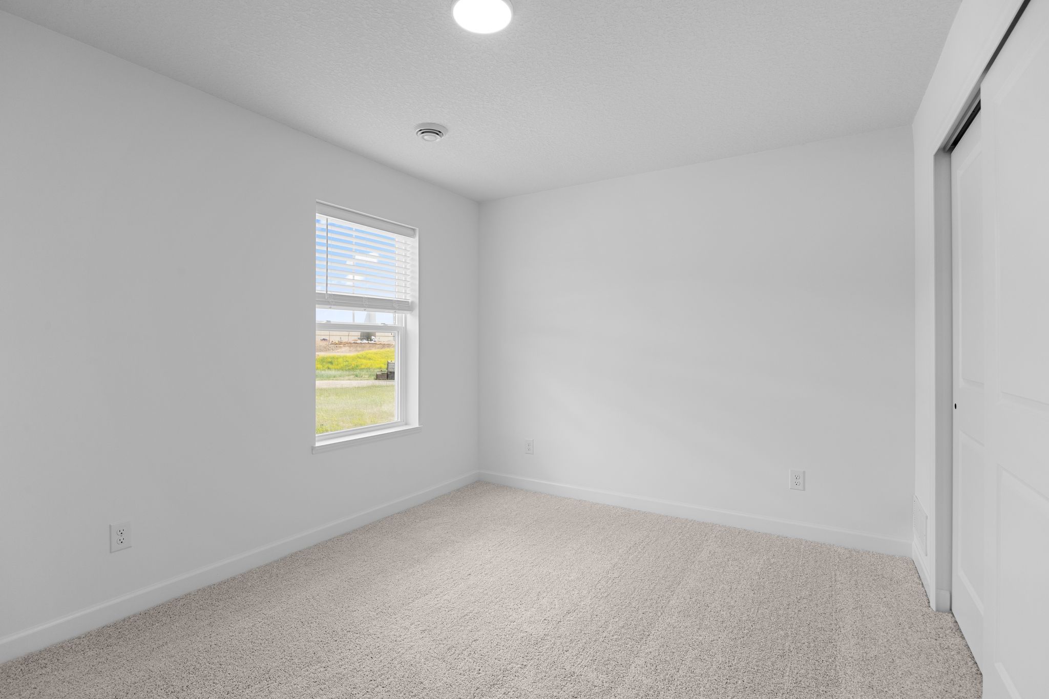 4 Trails End Raleigh QMI H S1202 Bedroom 2of2 F2
