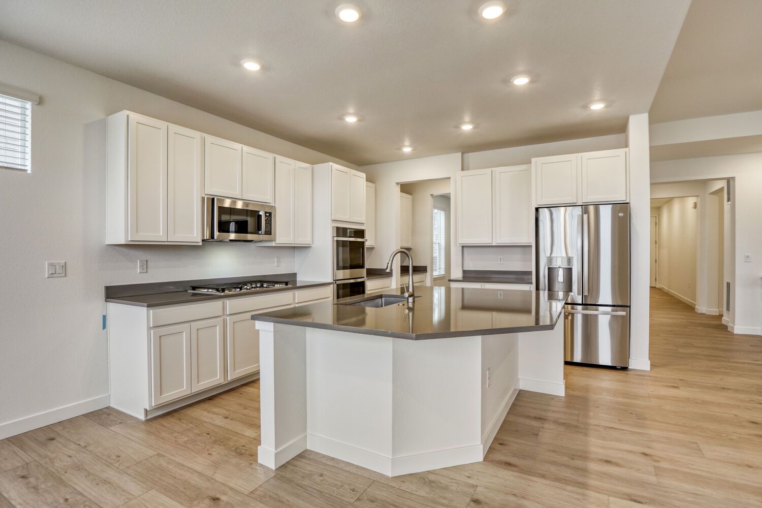 24555 E Kettle Ct Kitchen 2