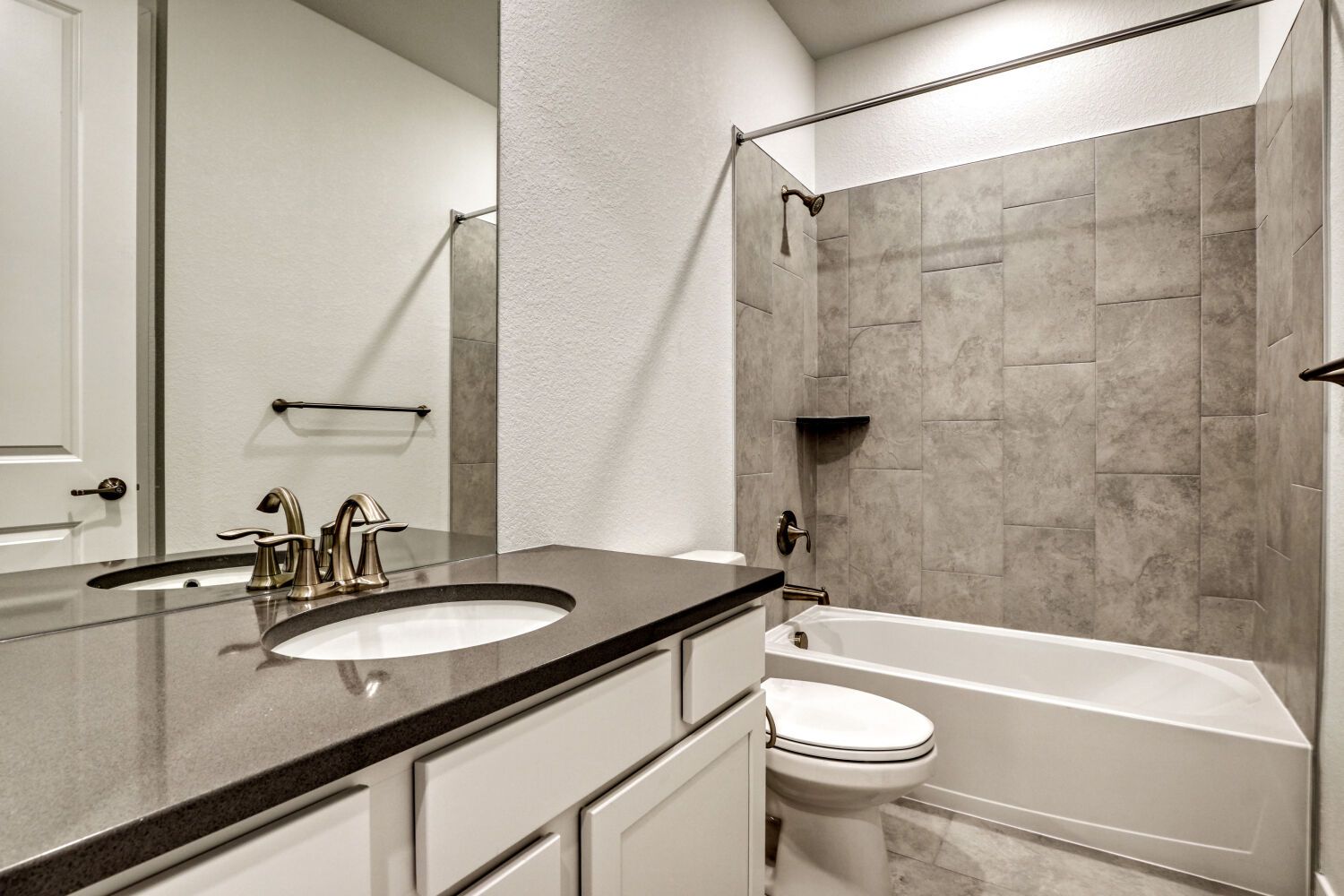 24555 E Kettle Ct Secondary Bathroom