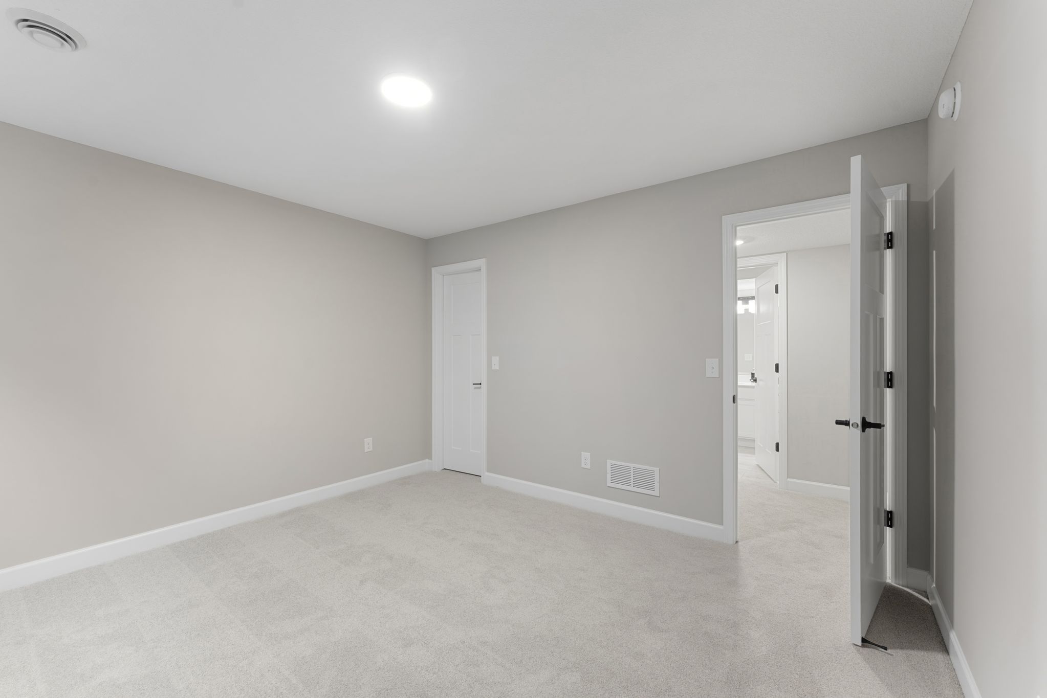 20 Tavera Snelling QMI H S6122 Bedroom 8of8 F0