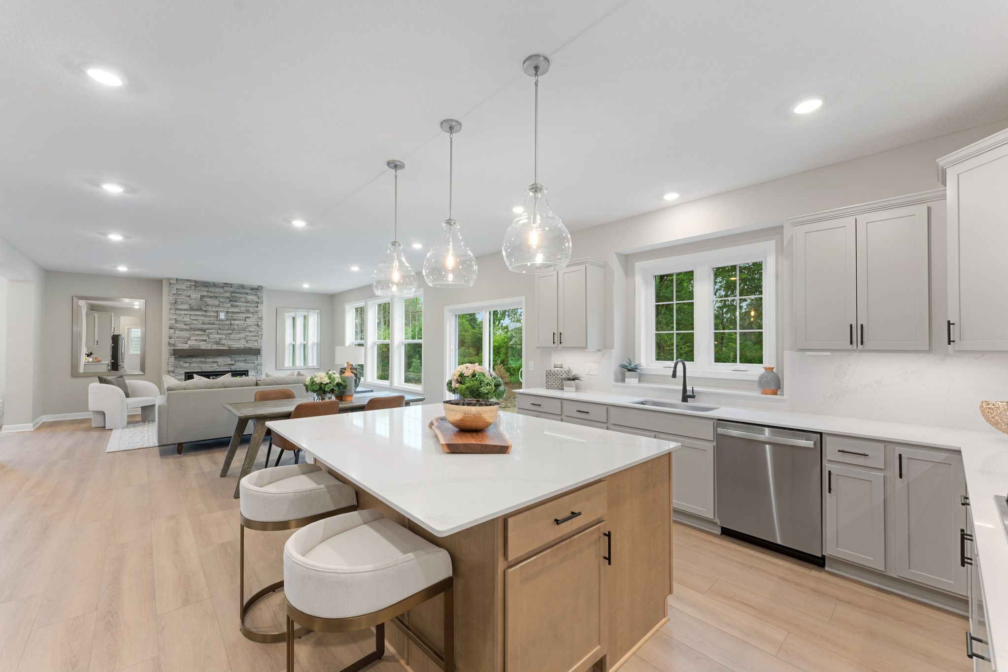 34 Tavera Snelling QMI H S6122 Kitchen 6of6 F1