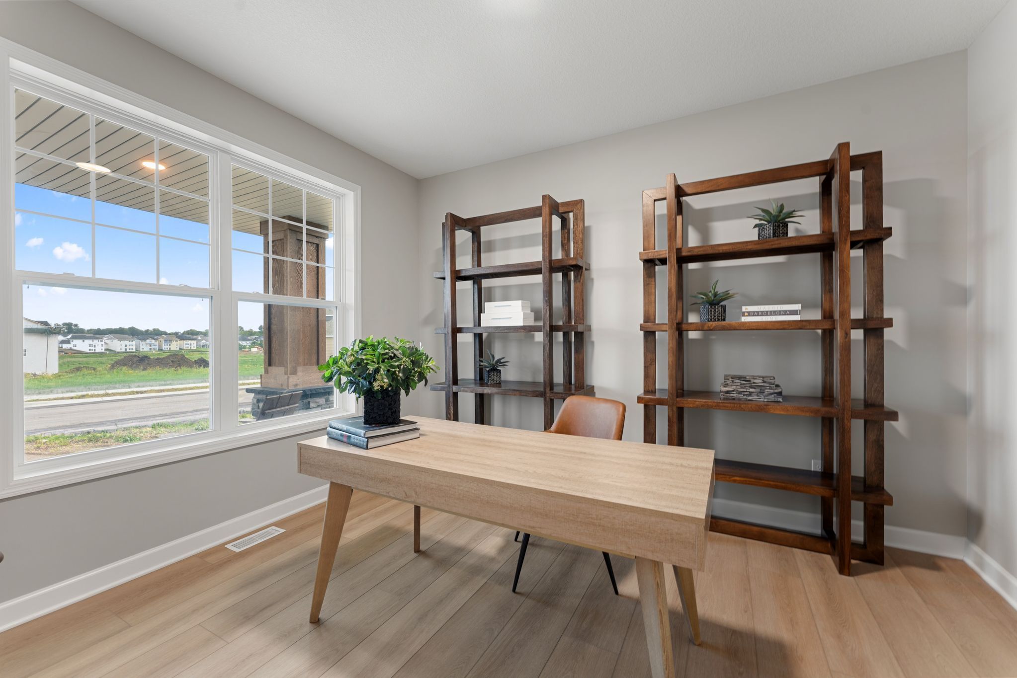 38 Tavera Snelling QMI H S6122 Office 1of2 F1