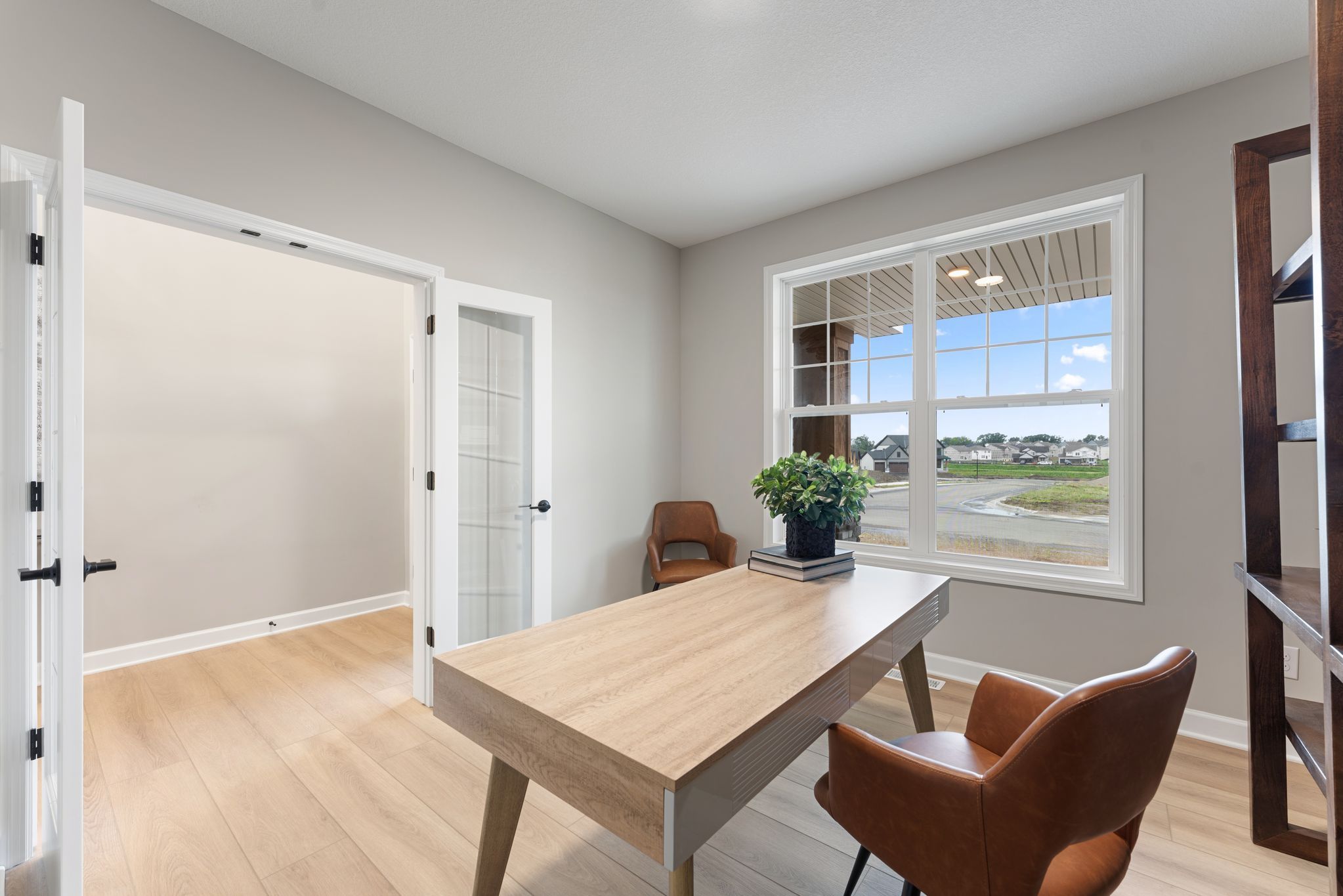 39 Tavera Snelling QMI H S6122 Office 2of2 F1