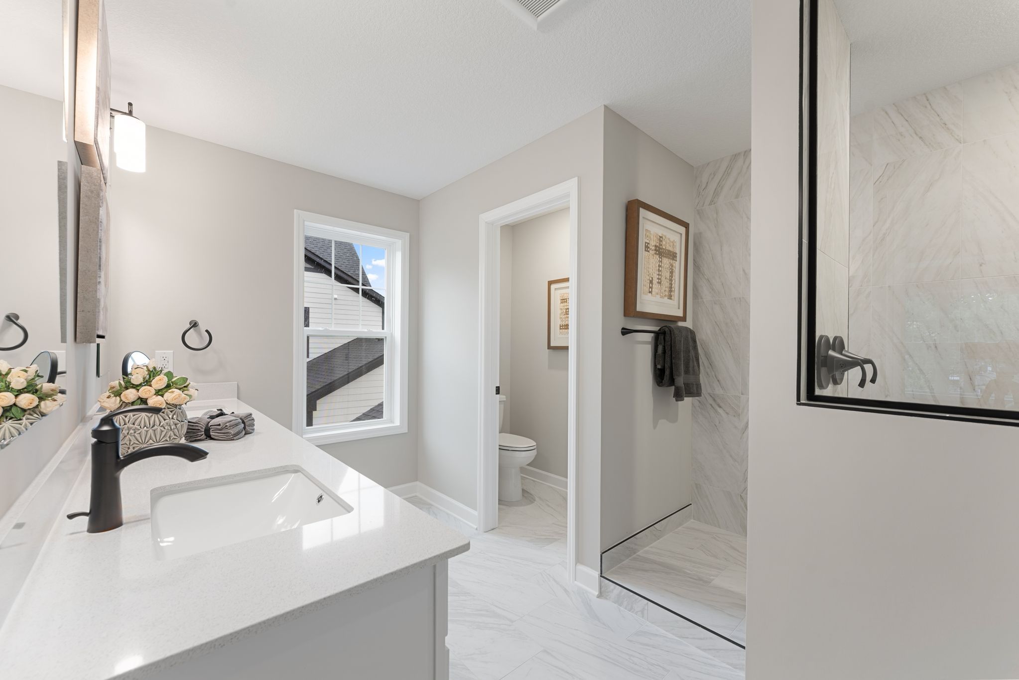 40 Tavera Snelling QMI H S6122 Owners Bathroom 1of2 F2