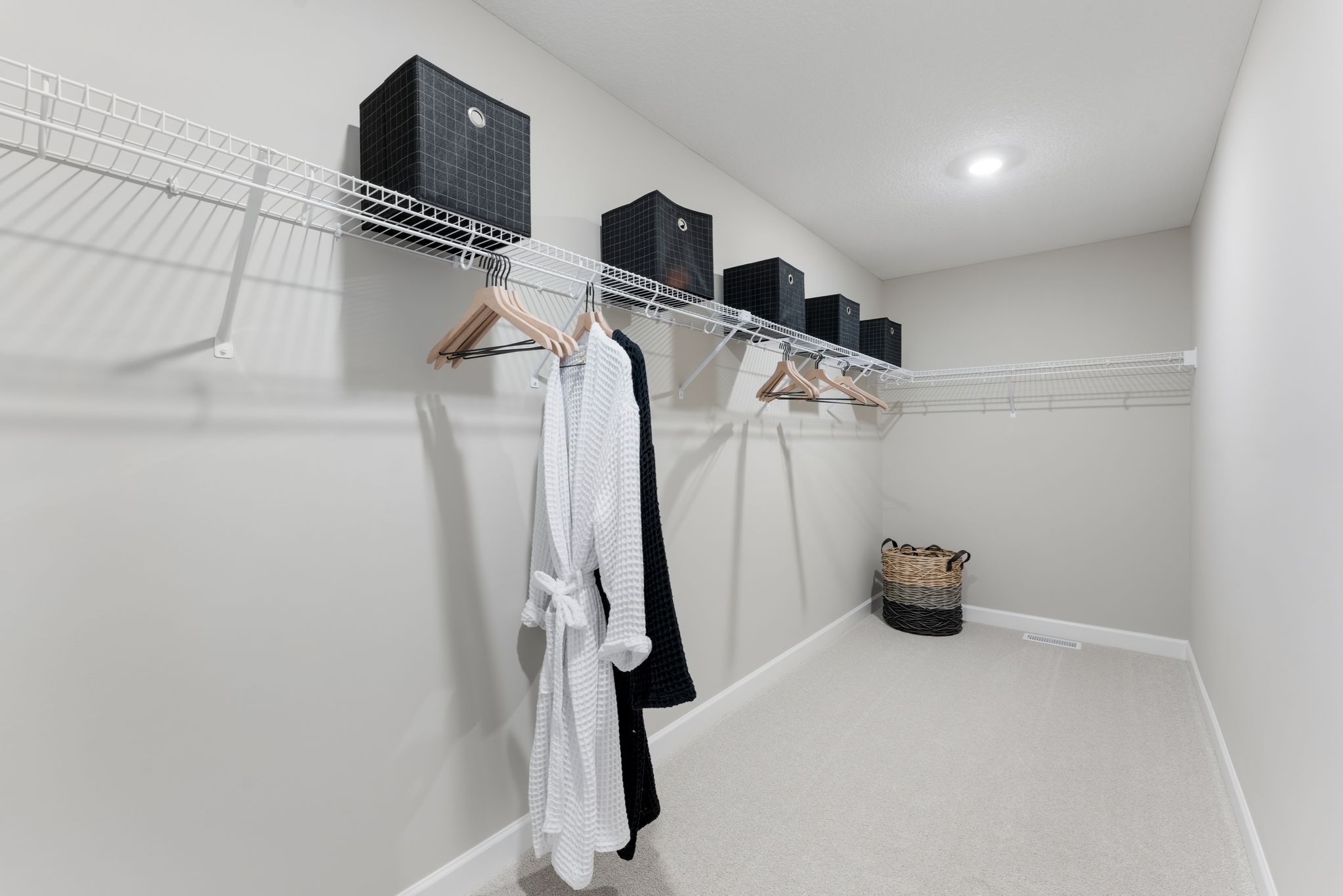 44 Tavera Snelling QMI H S6122 Owners Closet F2
