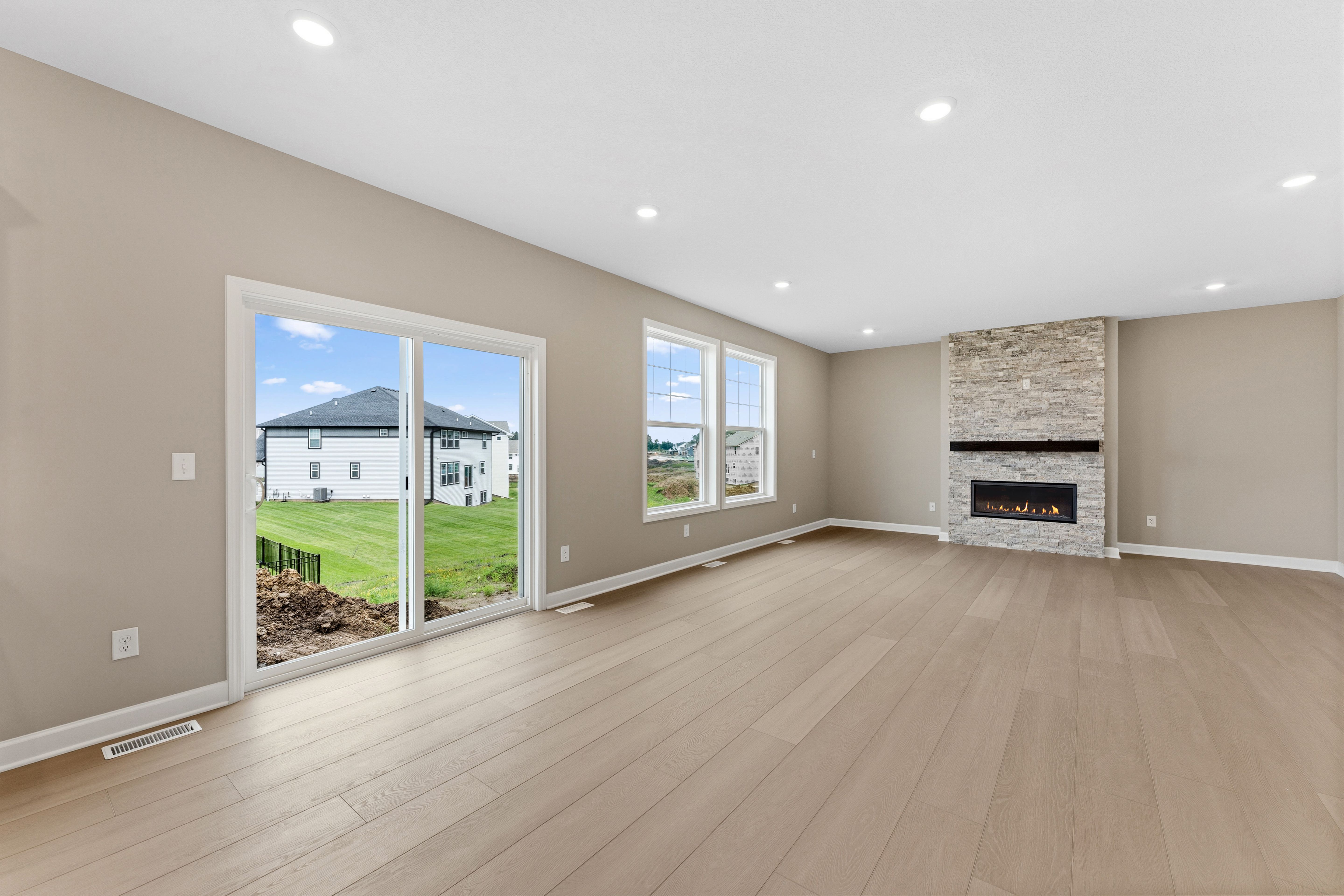 Tavera Lewis QMI H S4829 Dining Room 2of2 F1