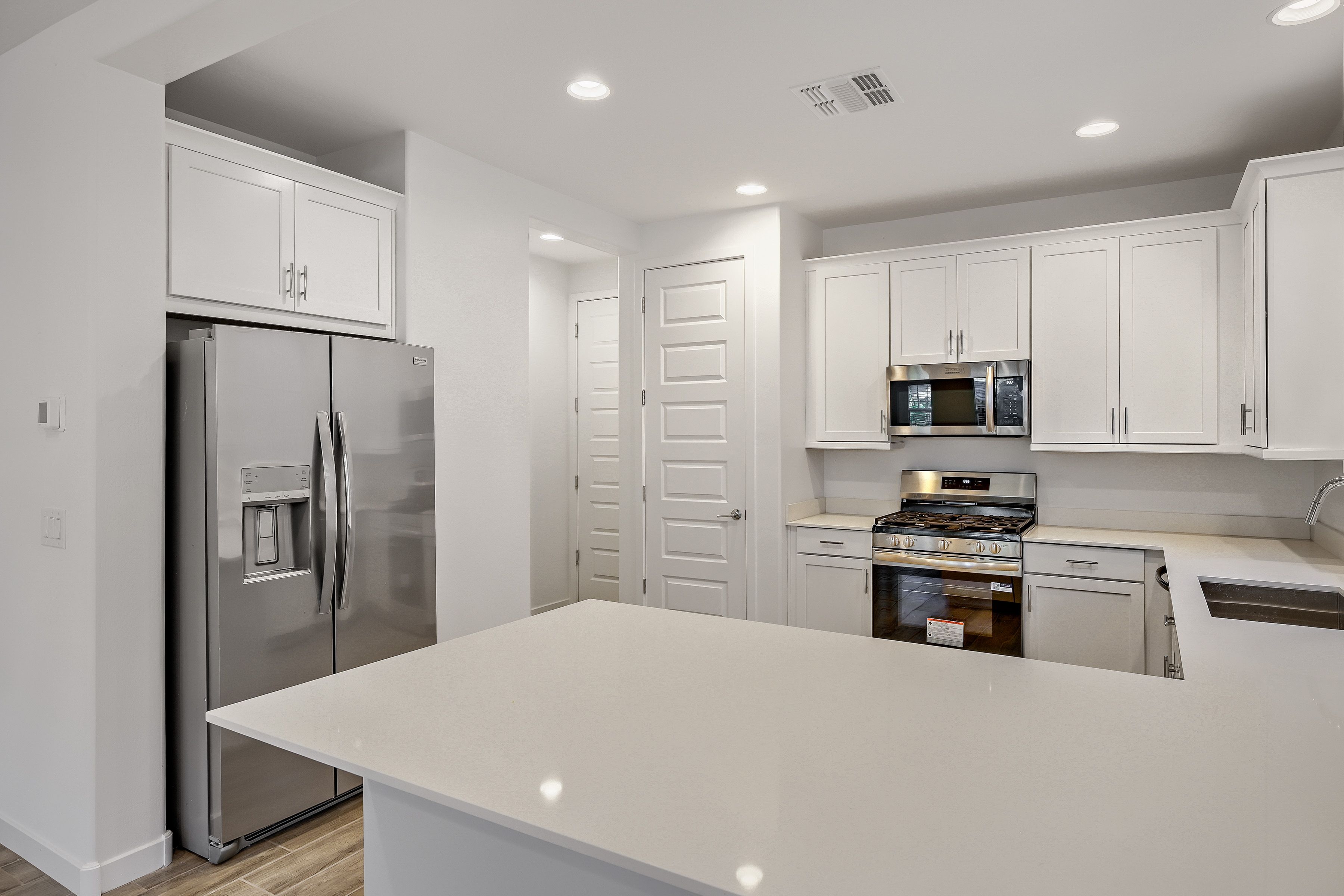 8254 E Peterson  Ave   Print Quality   005   05 Kitchen