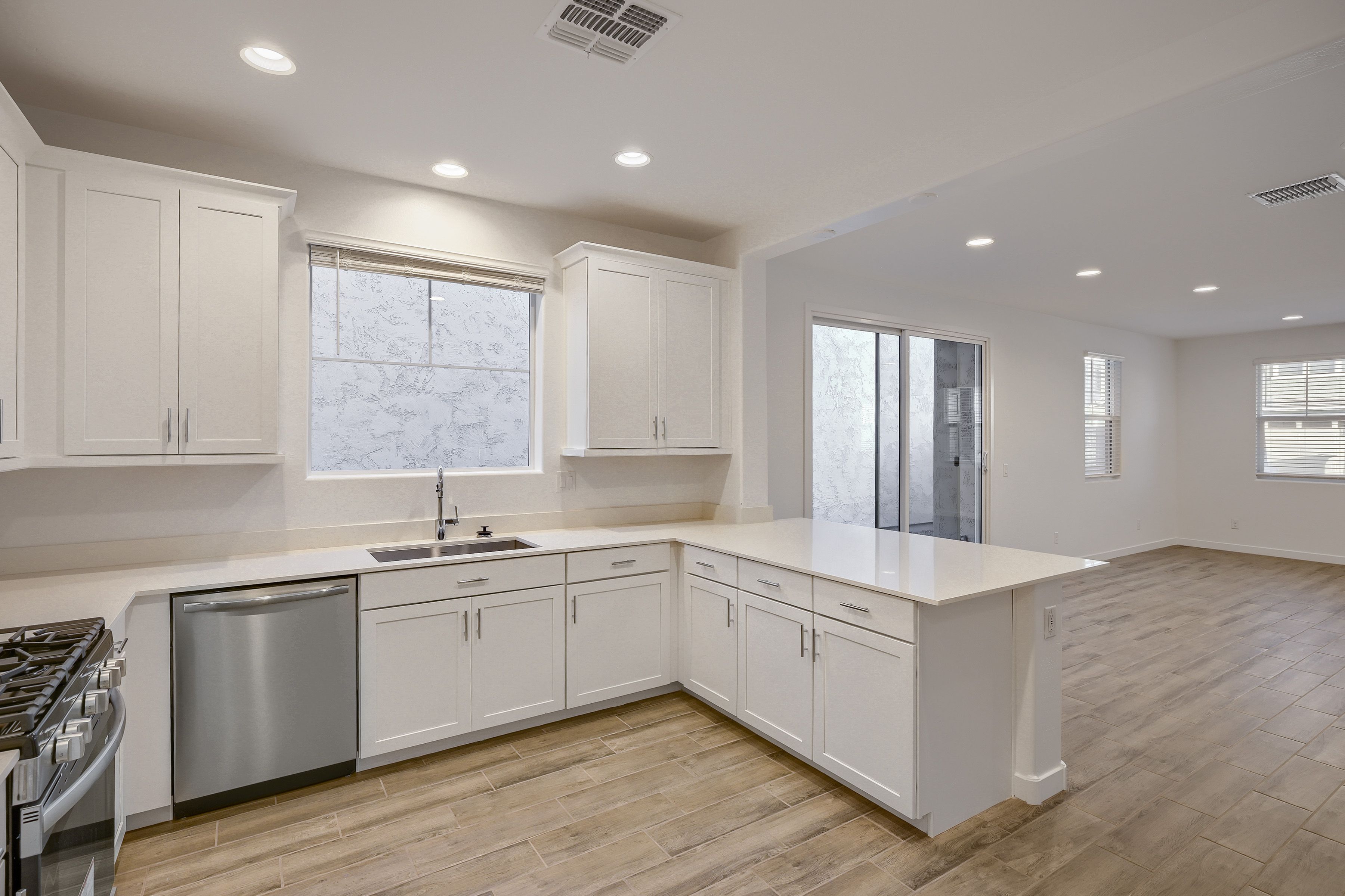 8254 E Peterson  Ave   Print Quality   007   07 Kitchen