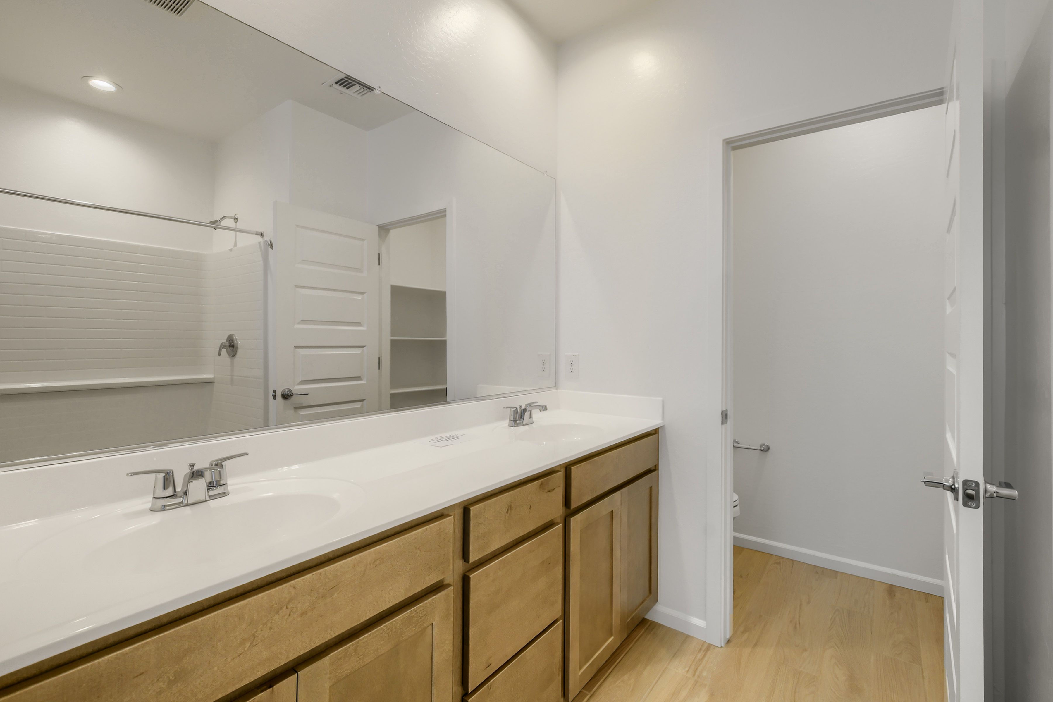 18741 W Maplewood Dr   Print Quality   007   07 Primary Bathroom