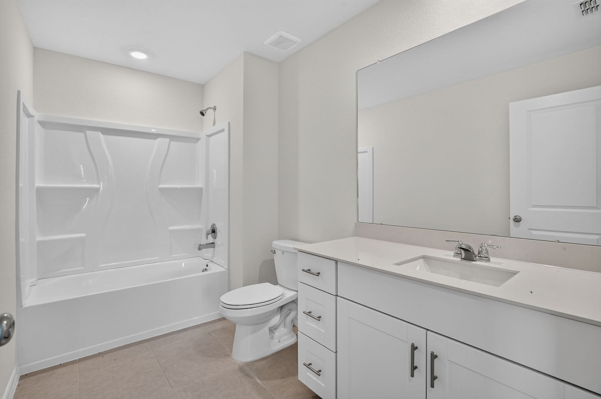 22 18047 Mellon St Bathroom 4166