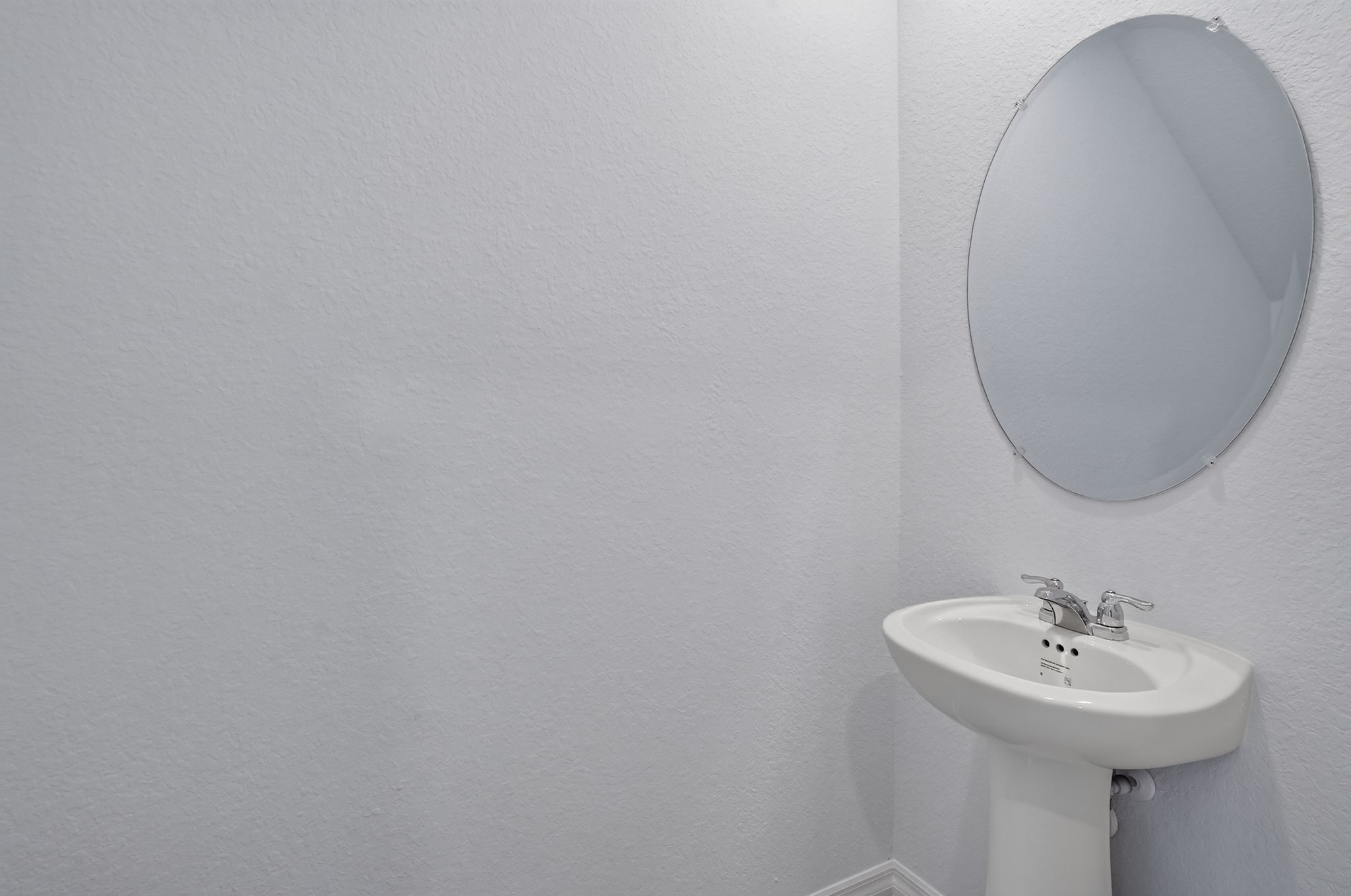 23 18047 Mellon St Bathroom 4141